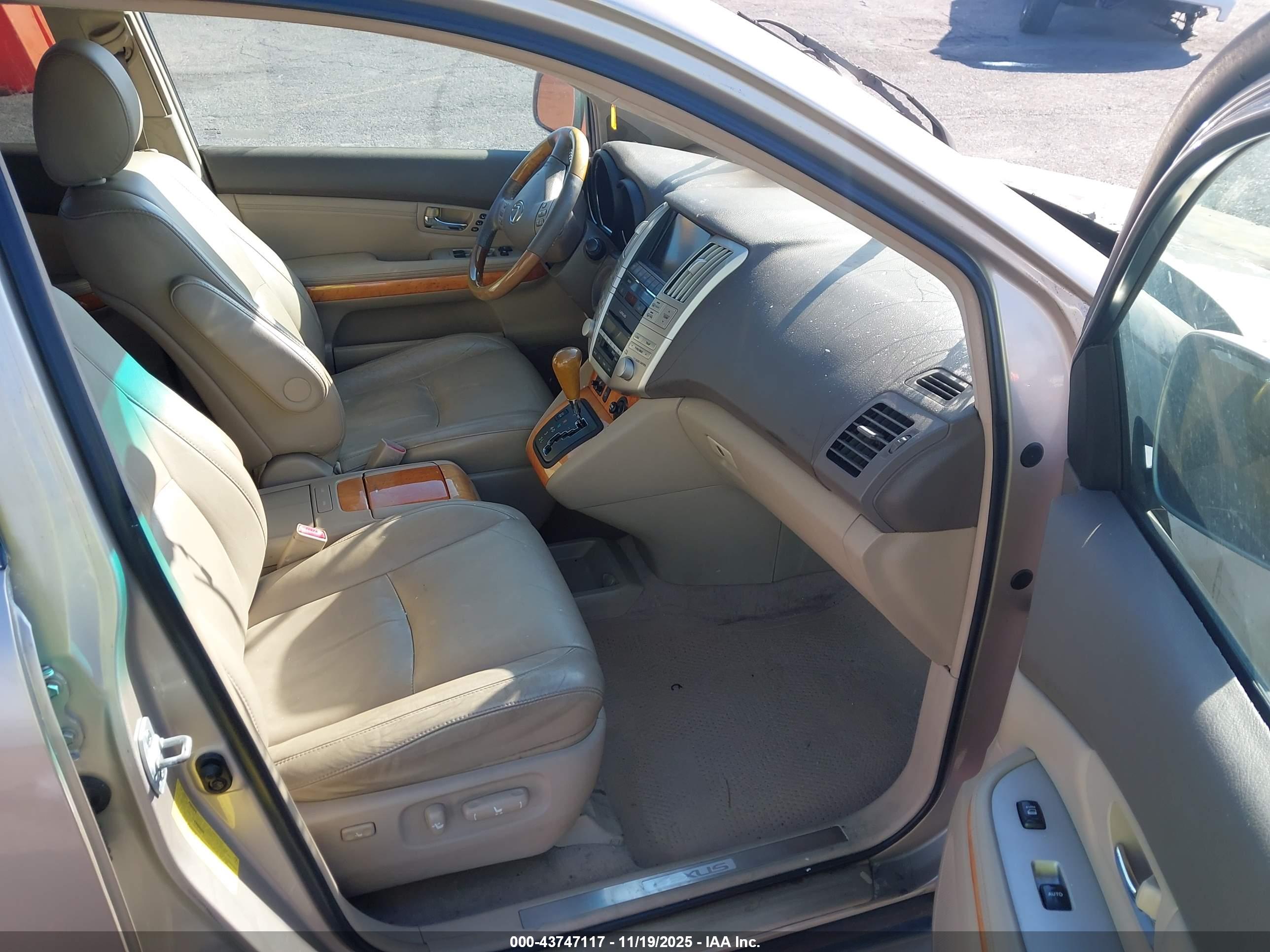 LEXUS RX image 5