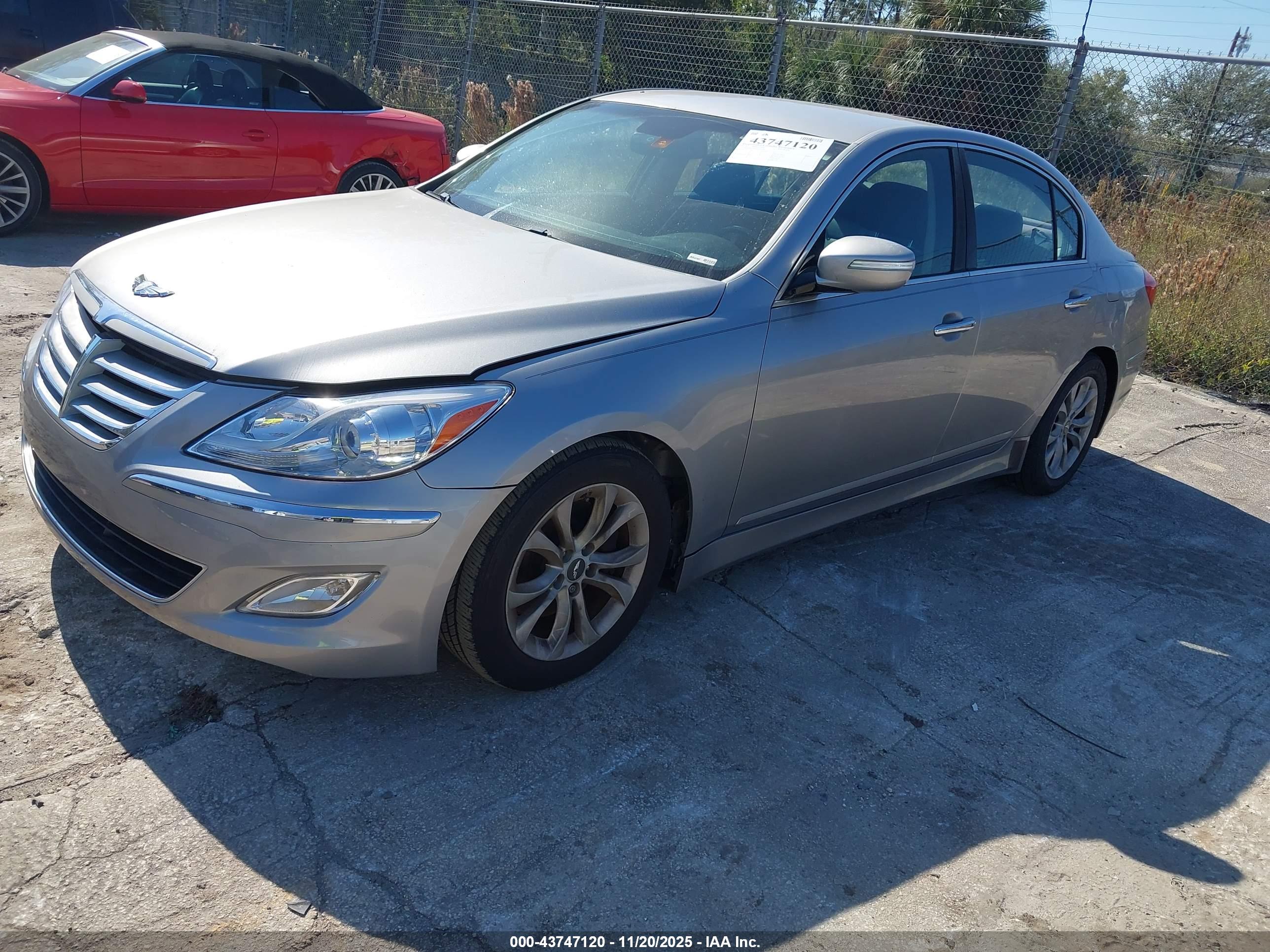 HYUNDAI GENESIS image 2