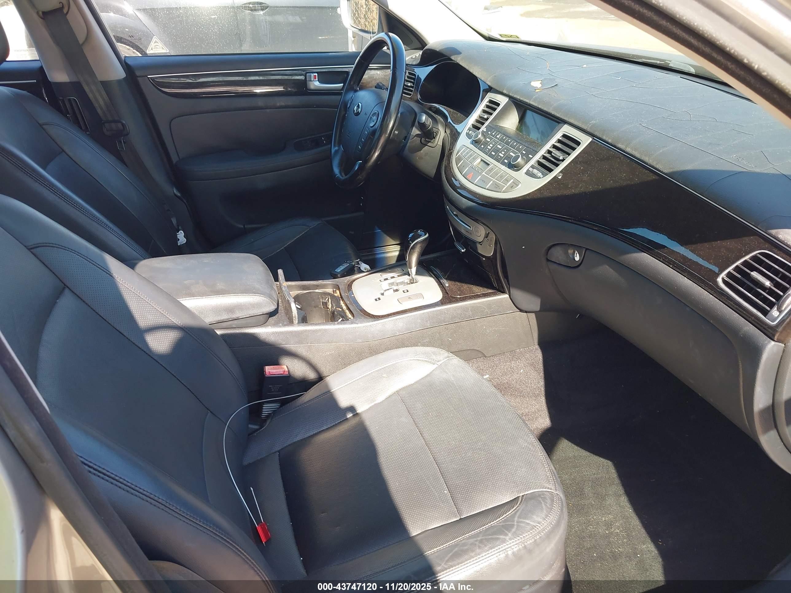 HYUNDAI GENESIS image 5