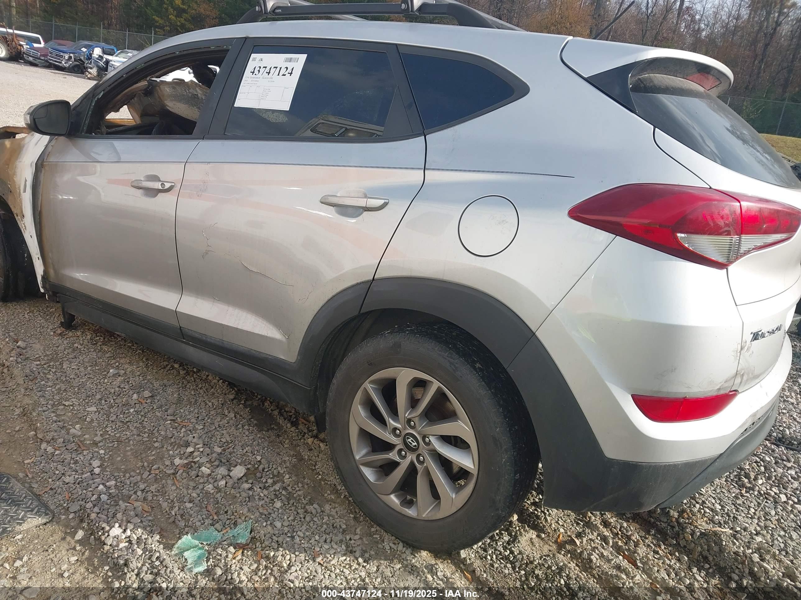 HYUNDAI TUCSON image 3