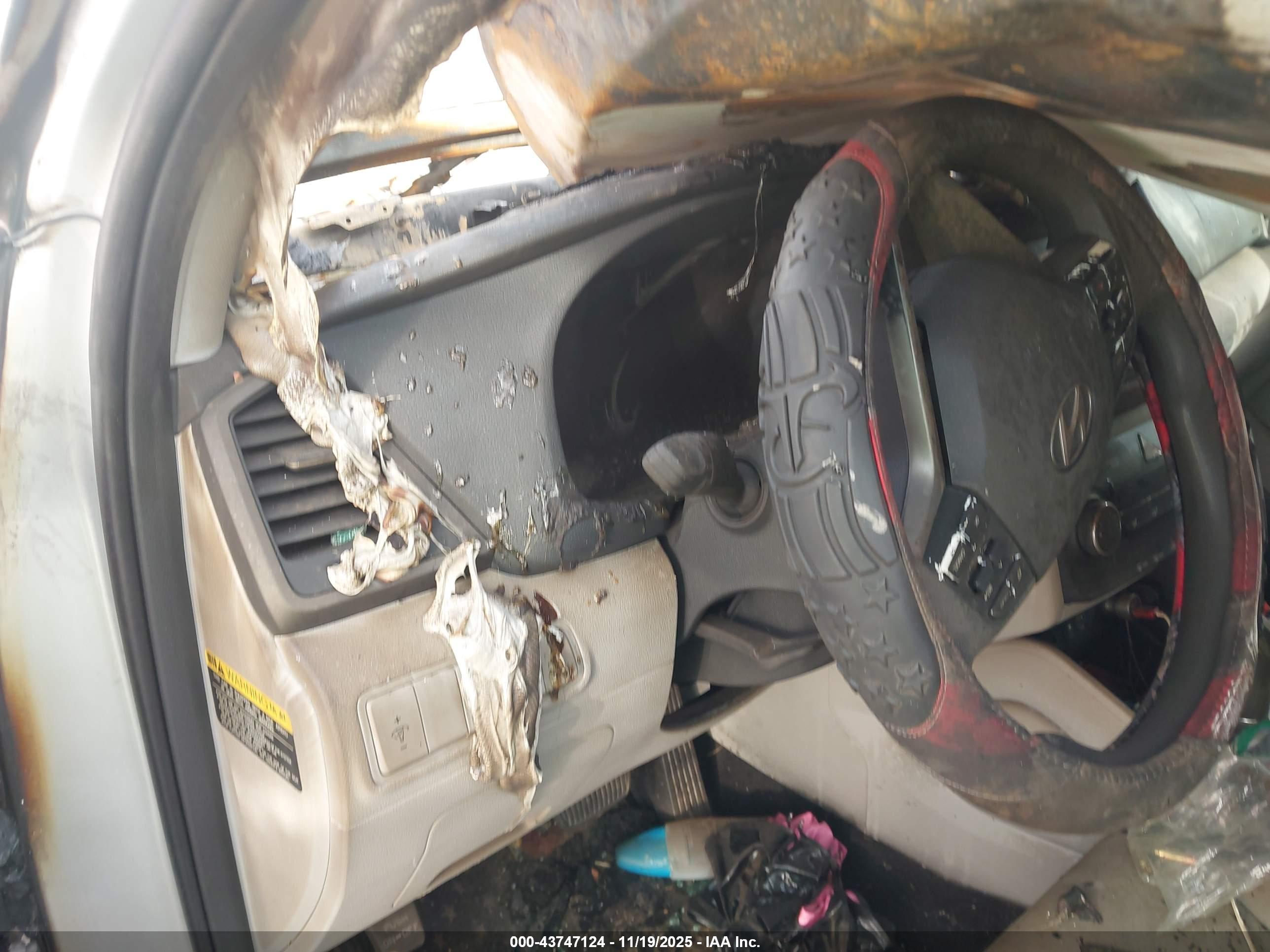 HYUNDAI TUCSON image 7