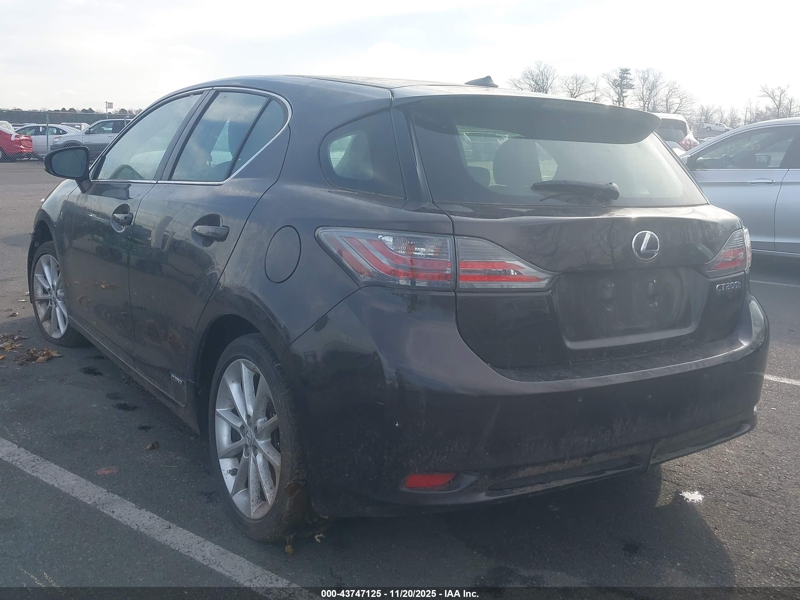 LEXUS CT image 3