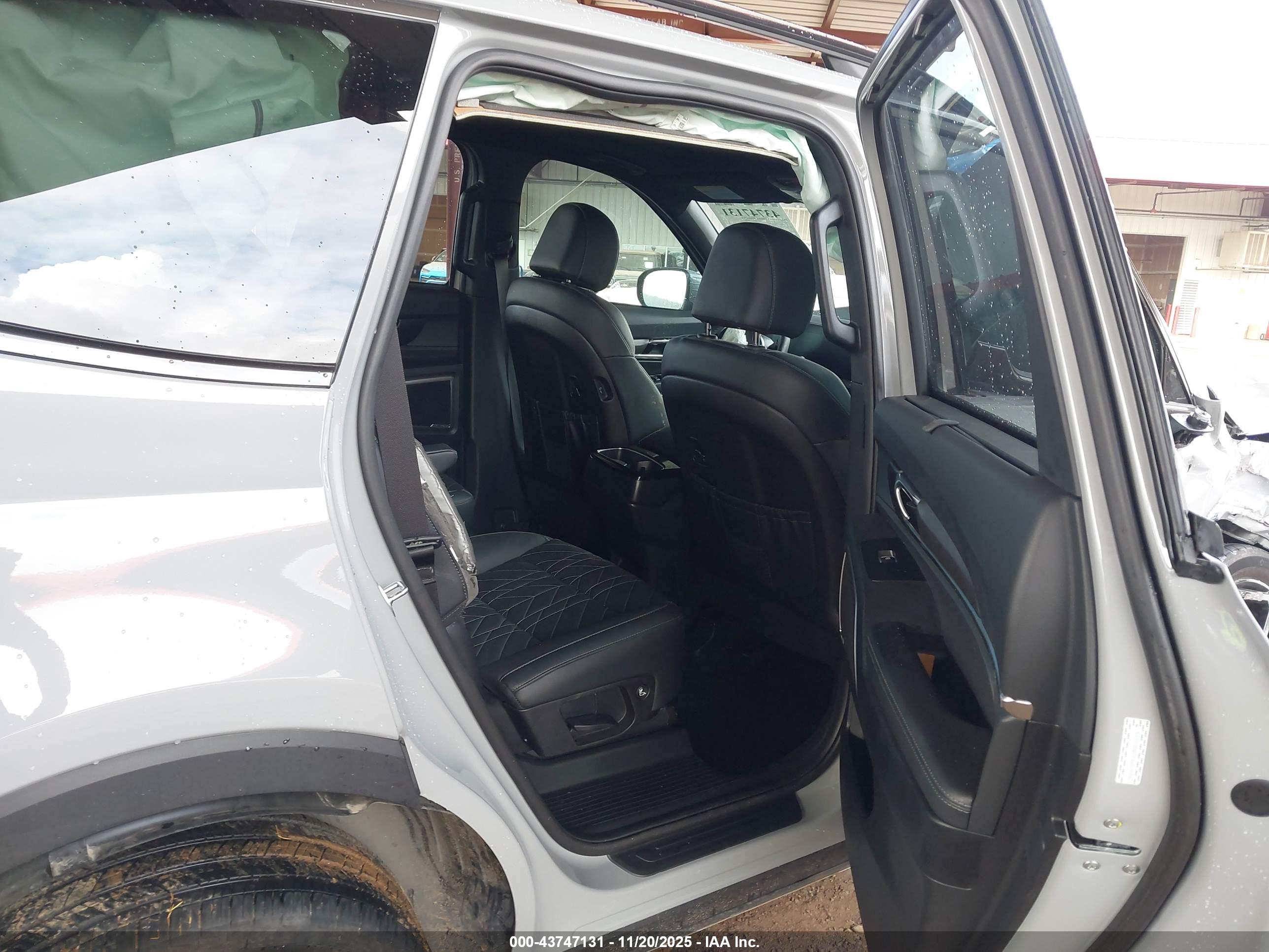 KIA TELLURIDE image 8