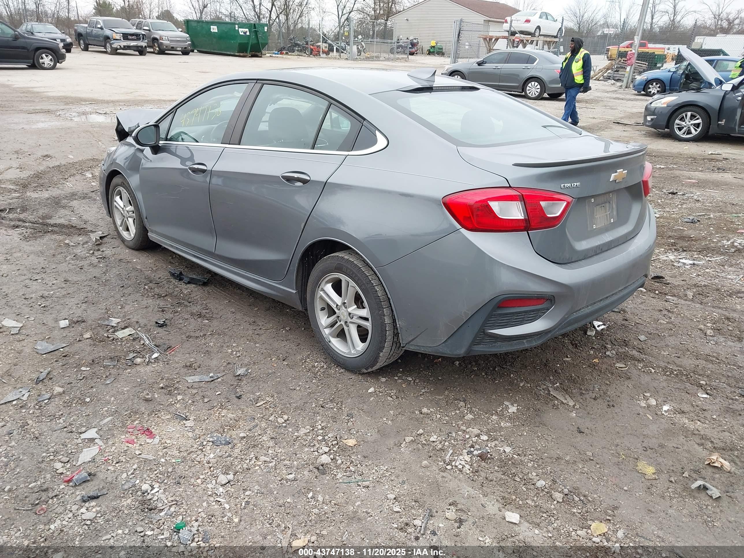 CHEVROLET CRUZE image 3