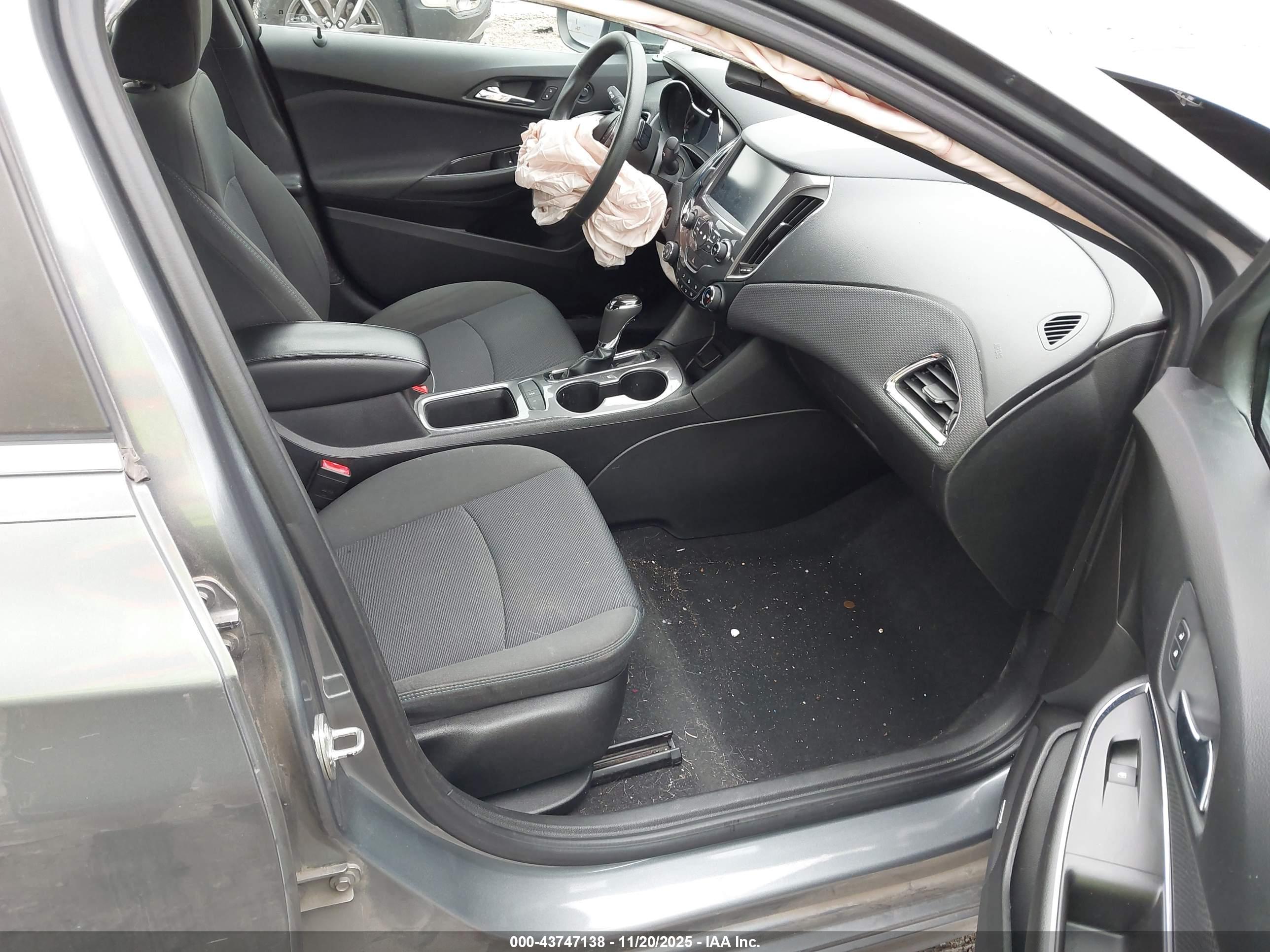 CHEVROLET CRUZE image 5
