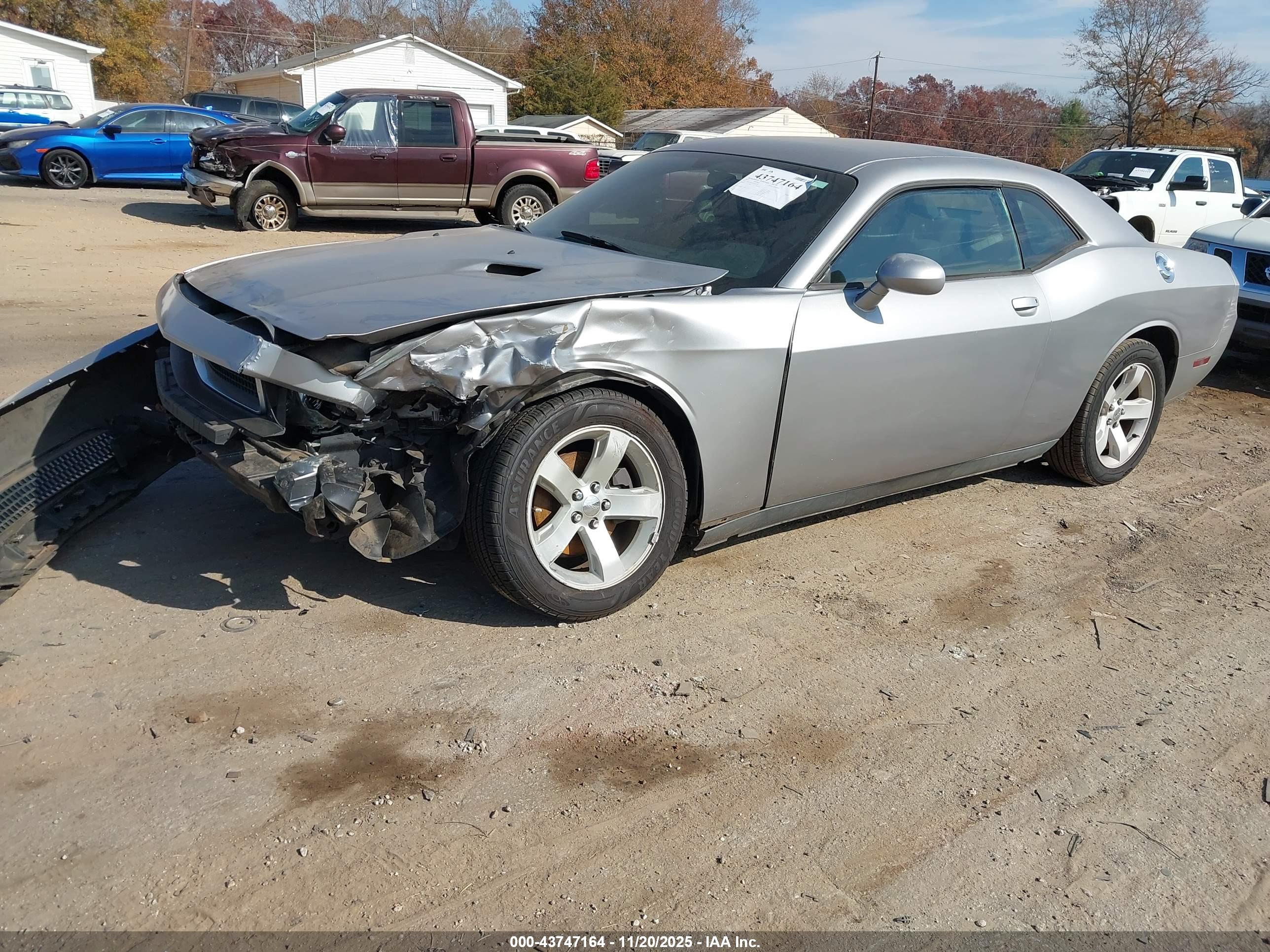 DODGE CHALLENGER image 2
