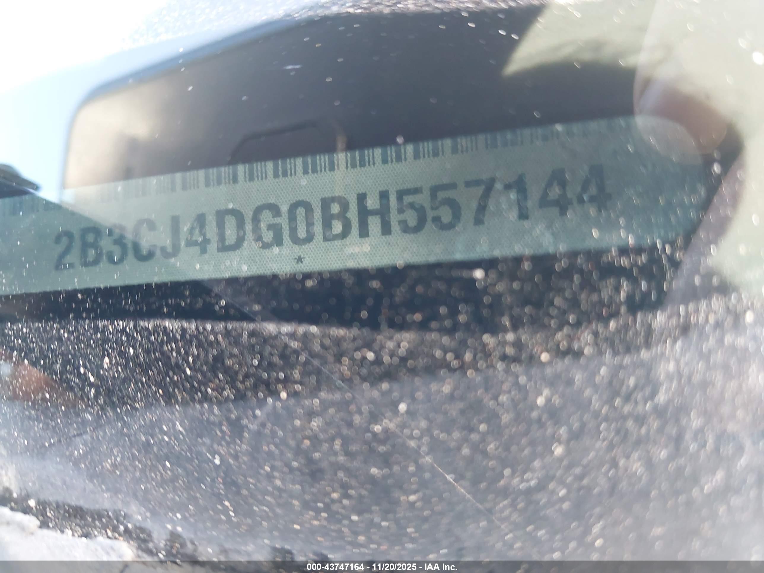 DODGE CHALLENGER image 9