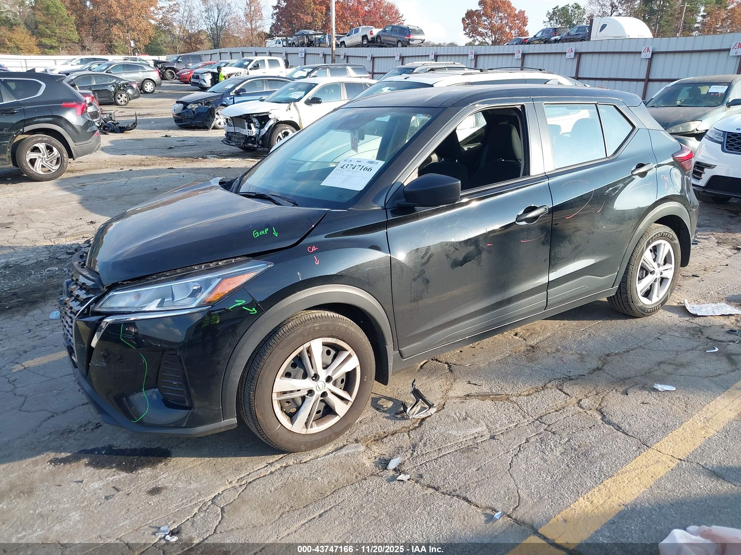 NISSAN KICKS image 2