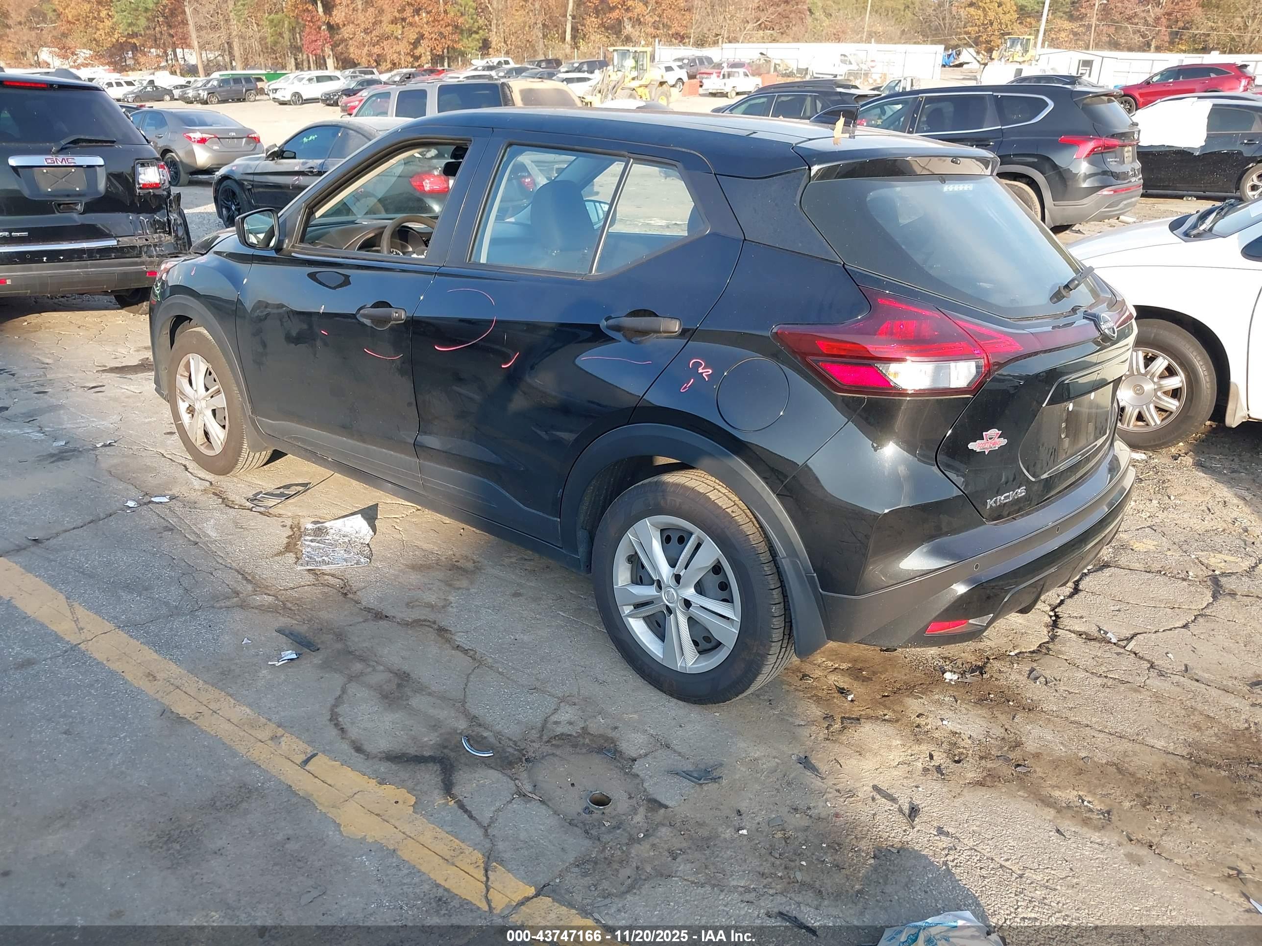 NISSAN KICKS image 3