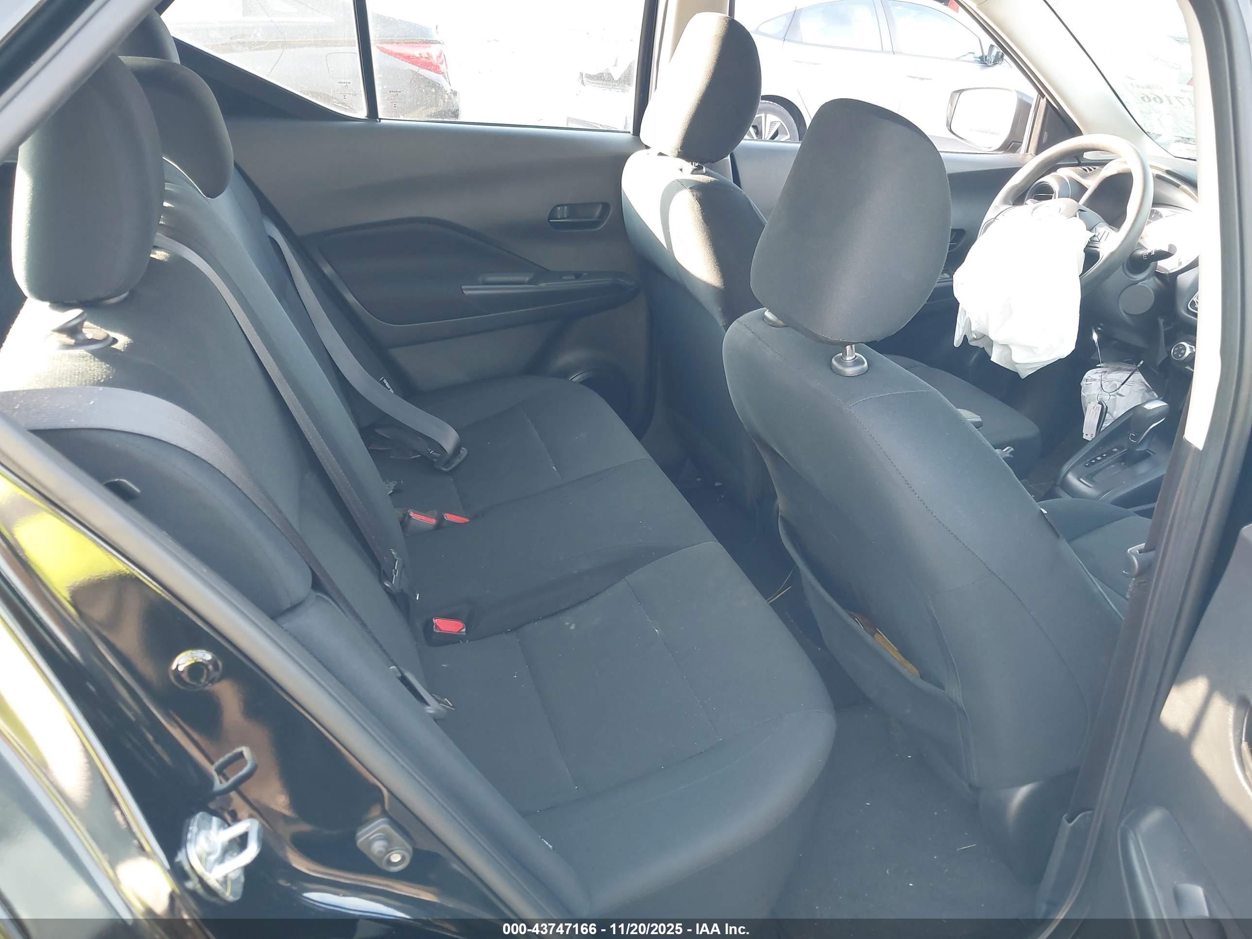 NISSAN KICKS image 8