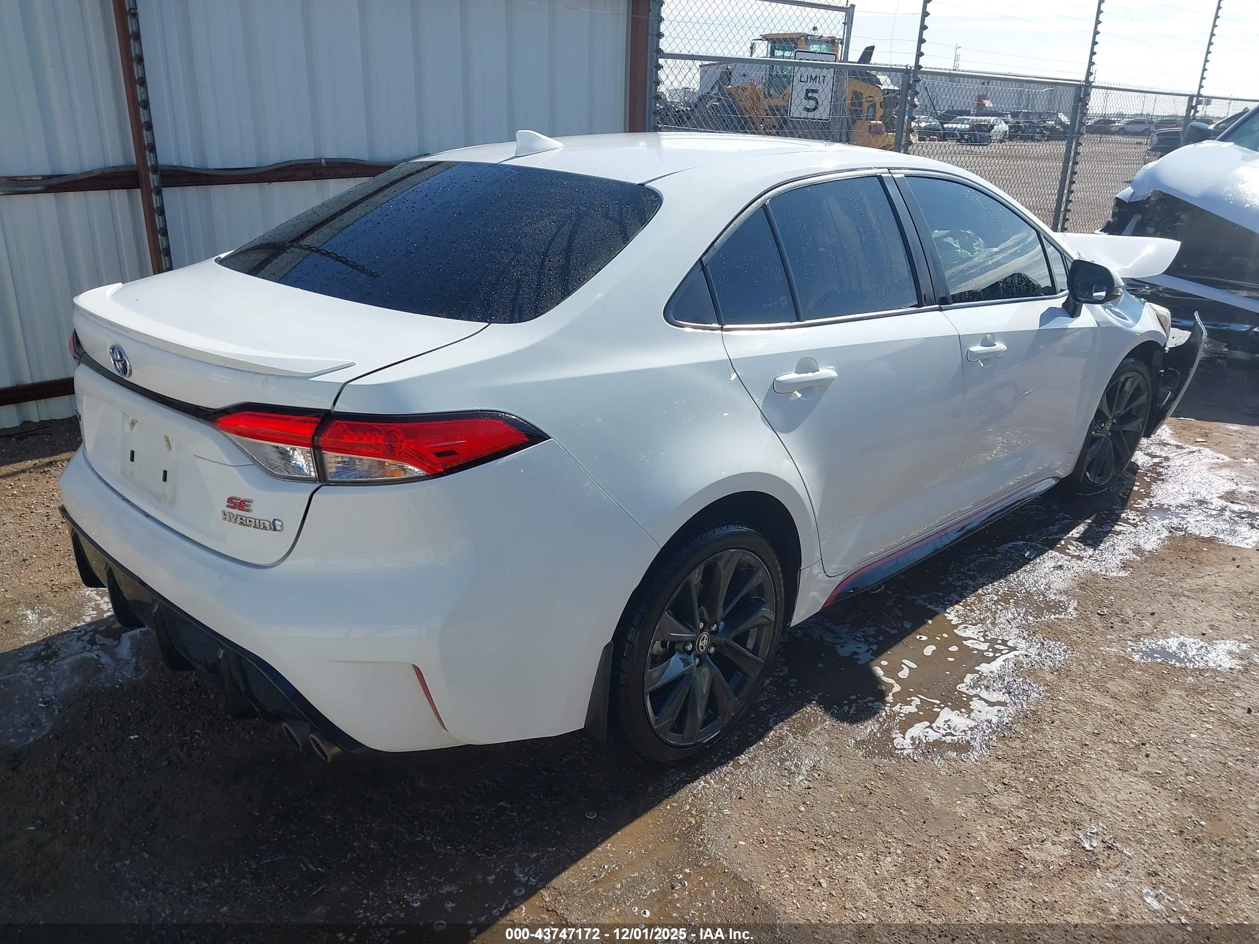 TOYOTA COROLLA image 4