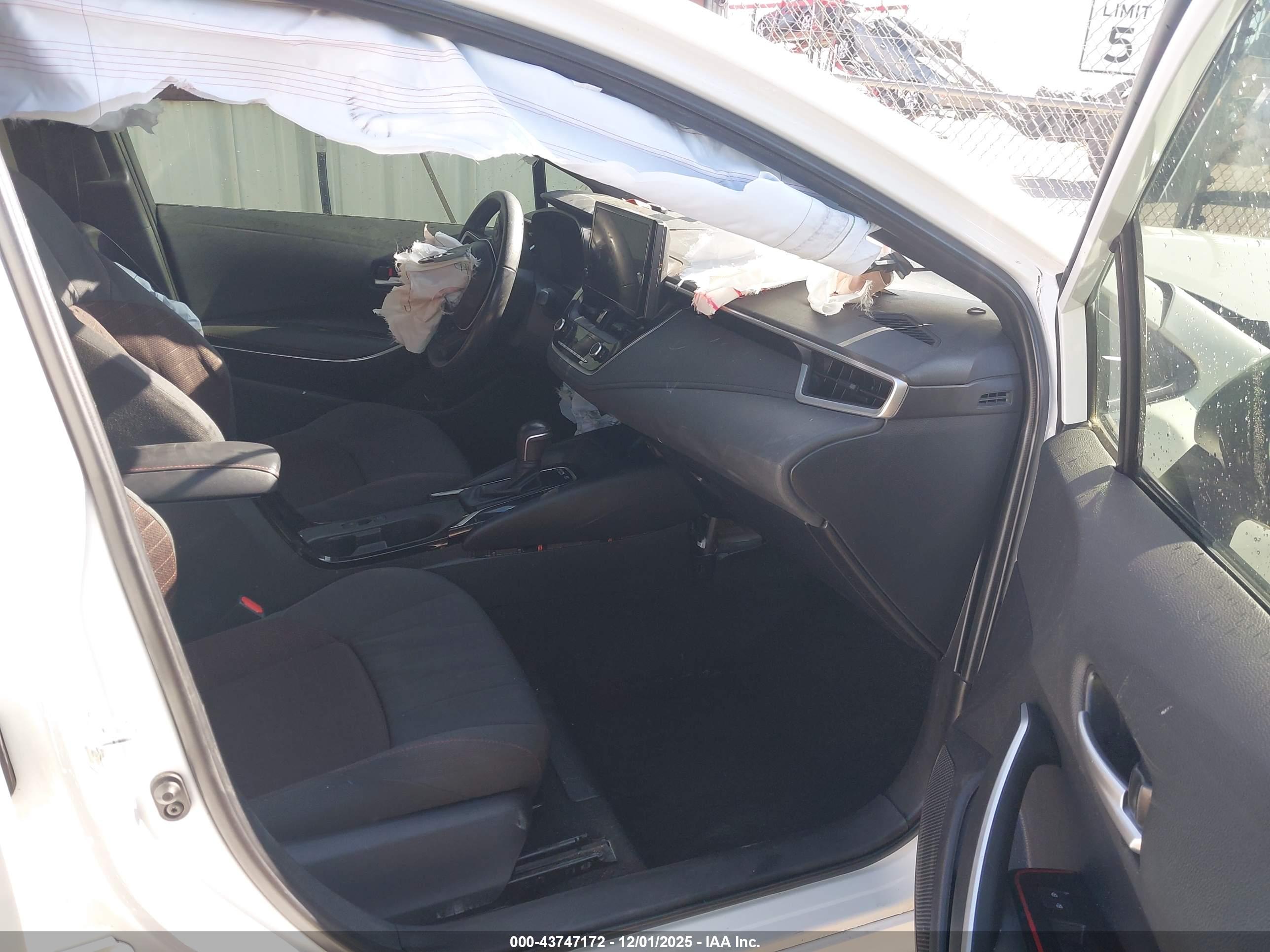 TOYOTA COROLLA image 5