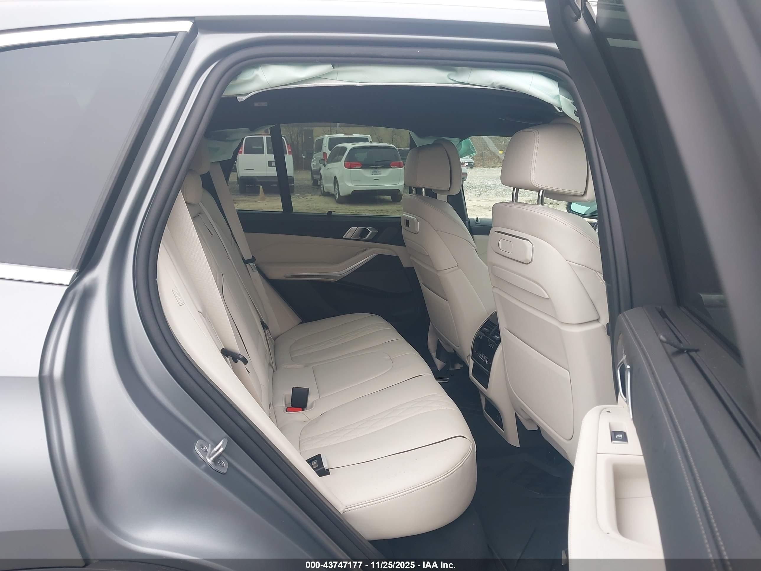 BMW X5 image 8