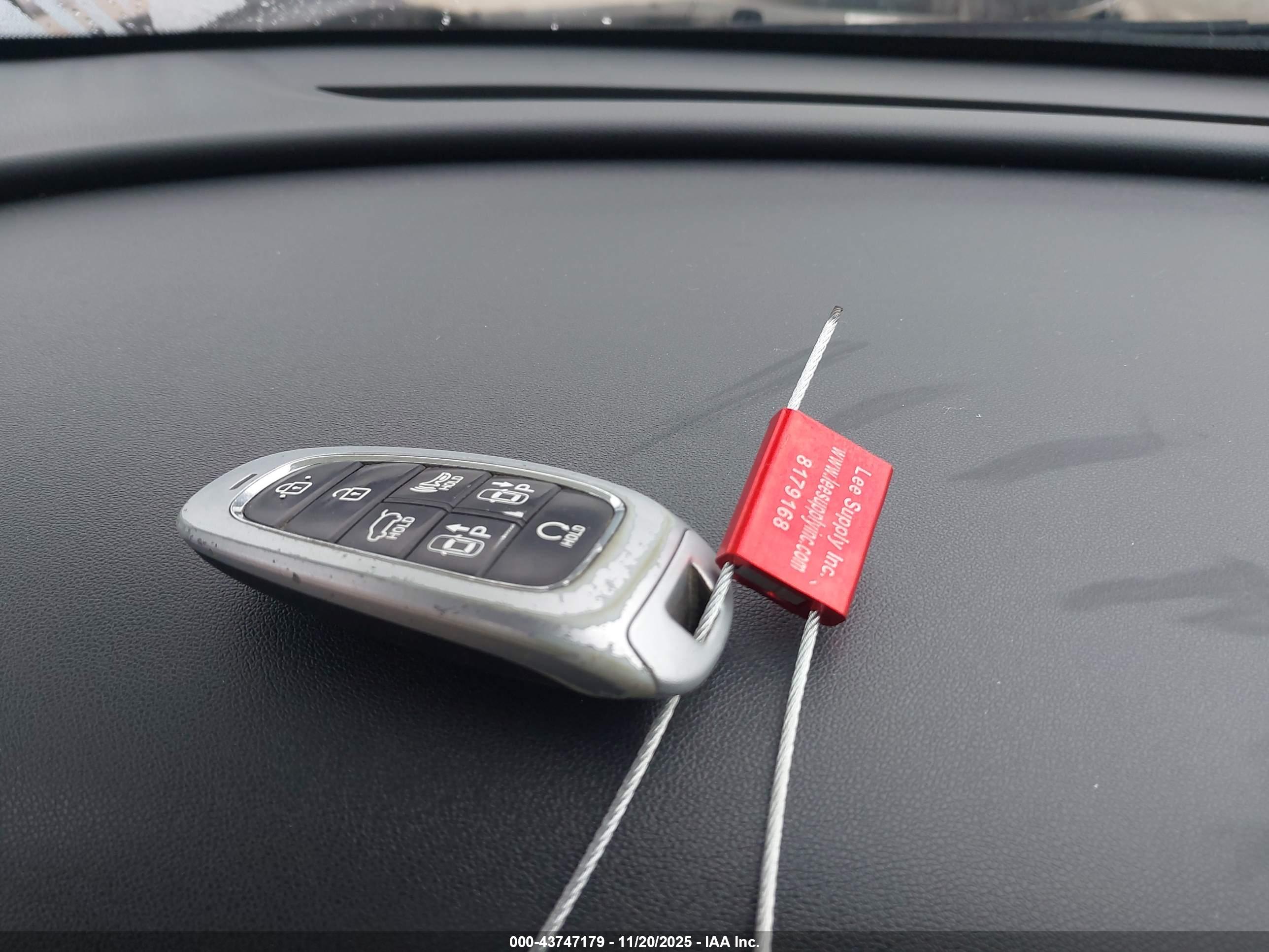 HYUNDAI TUCSON image 11