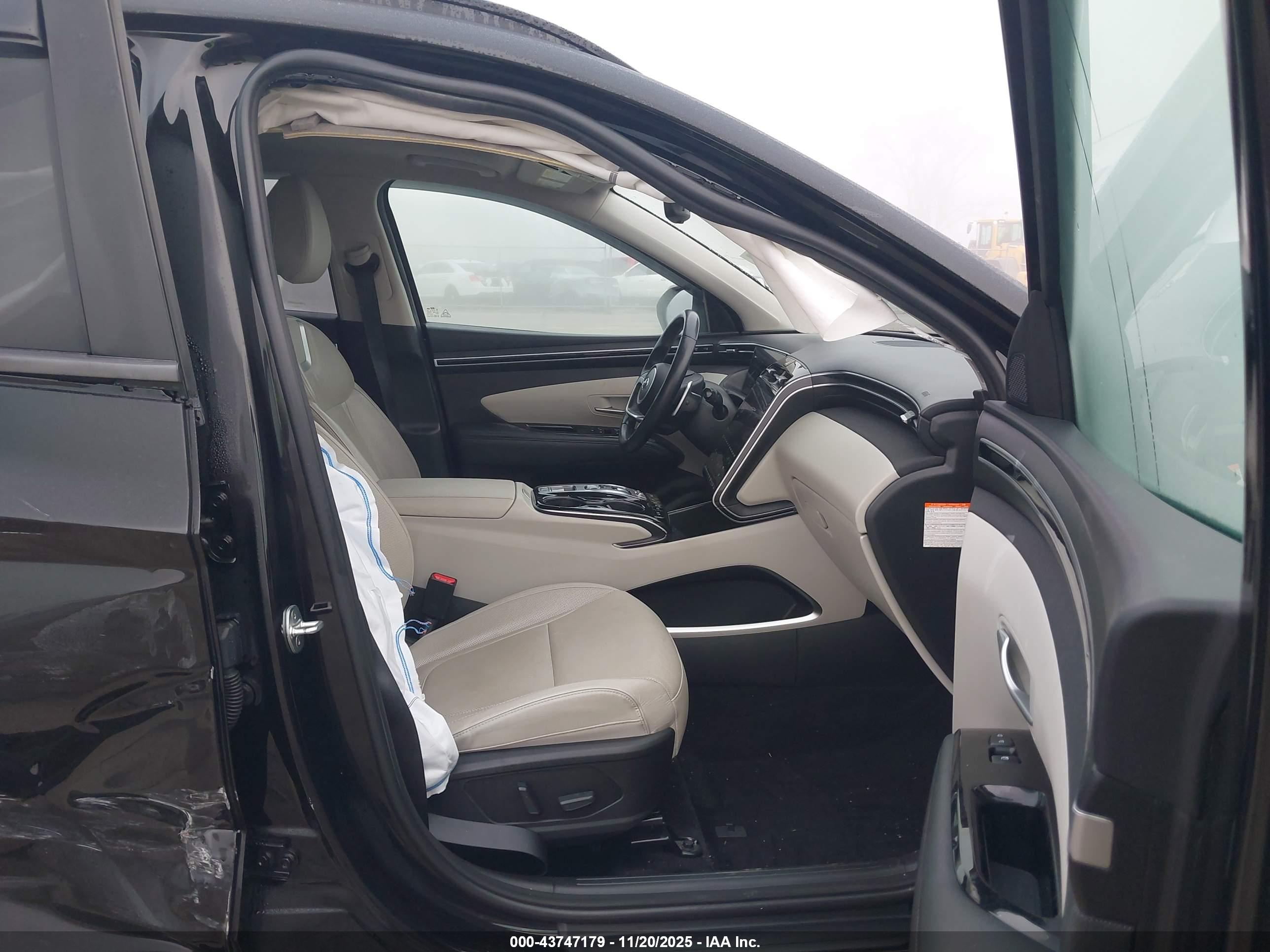 HYUNDAI TUCSON image 5