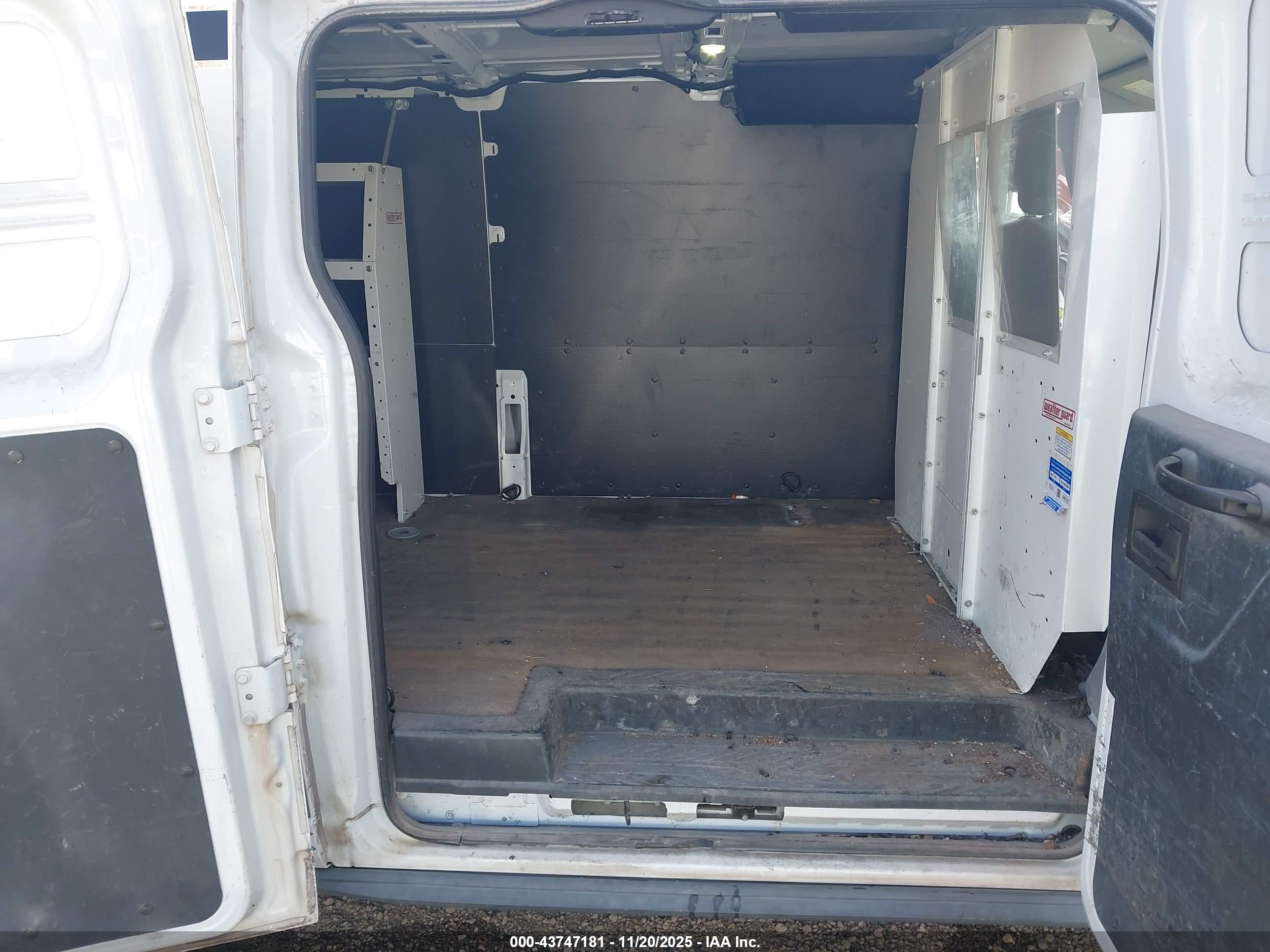 FORD TRANSIT-150 image 8