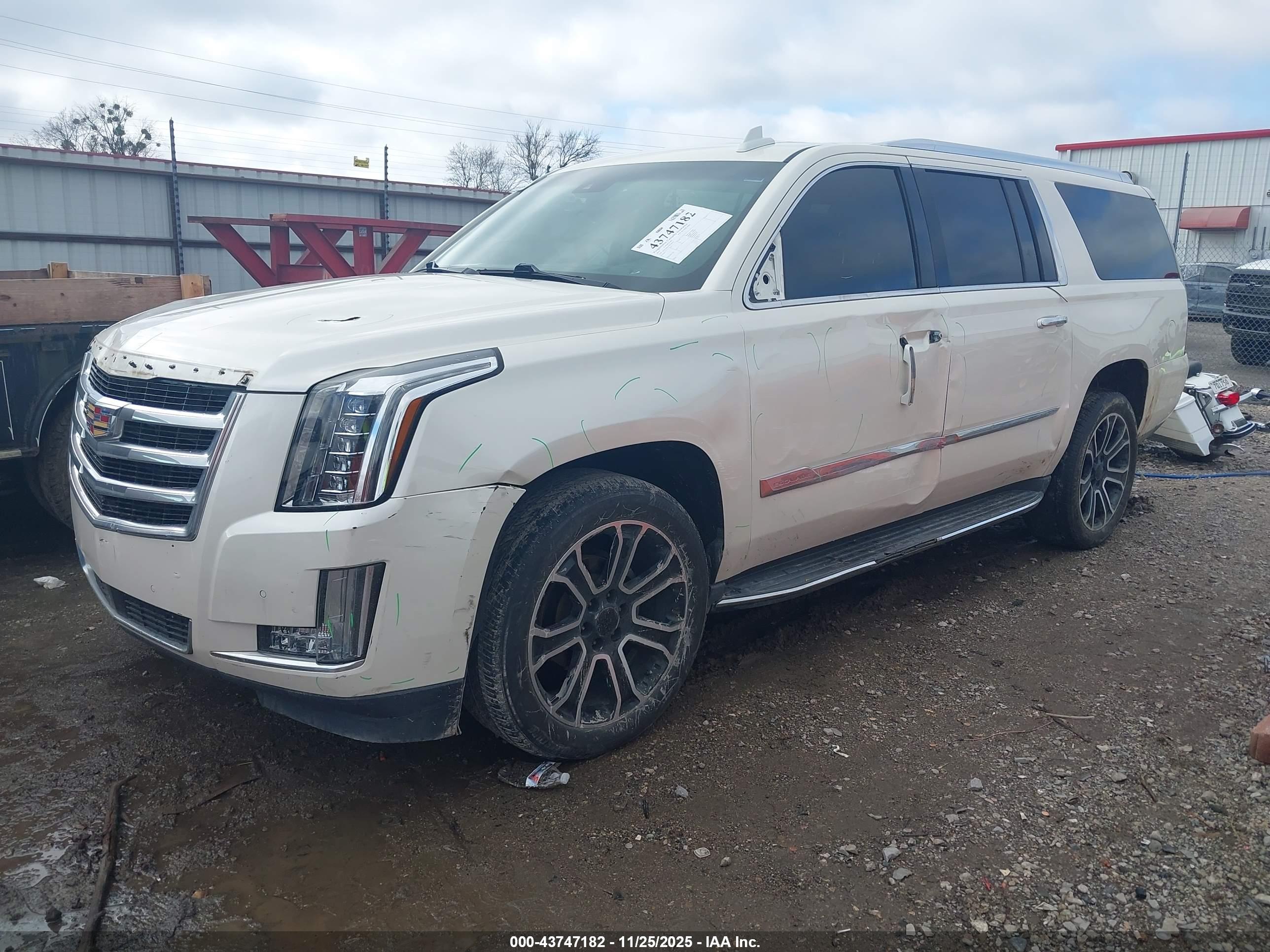CADILLAC ESCALADE image 2