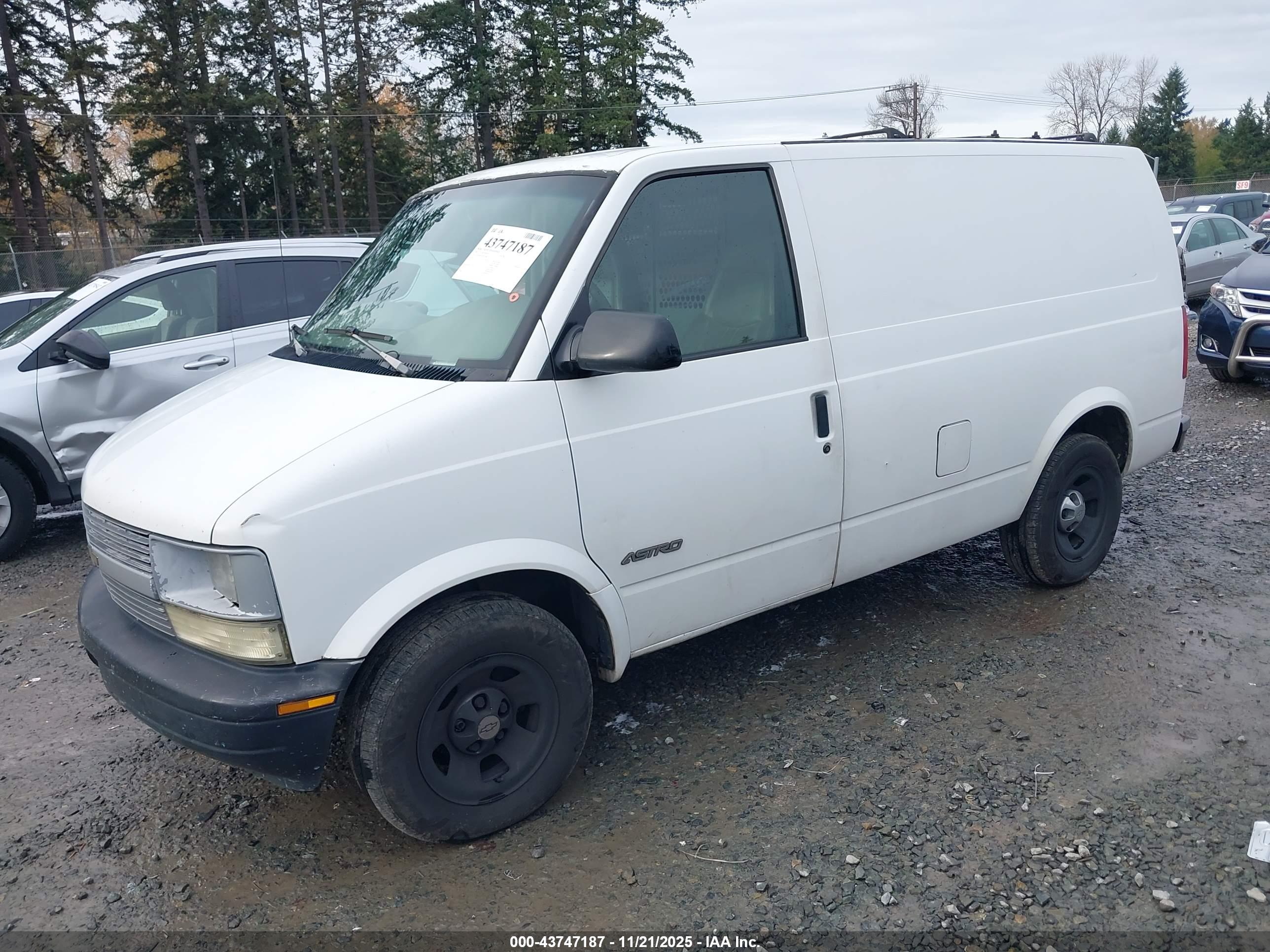 CHEVROLET ASTRO image 2