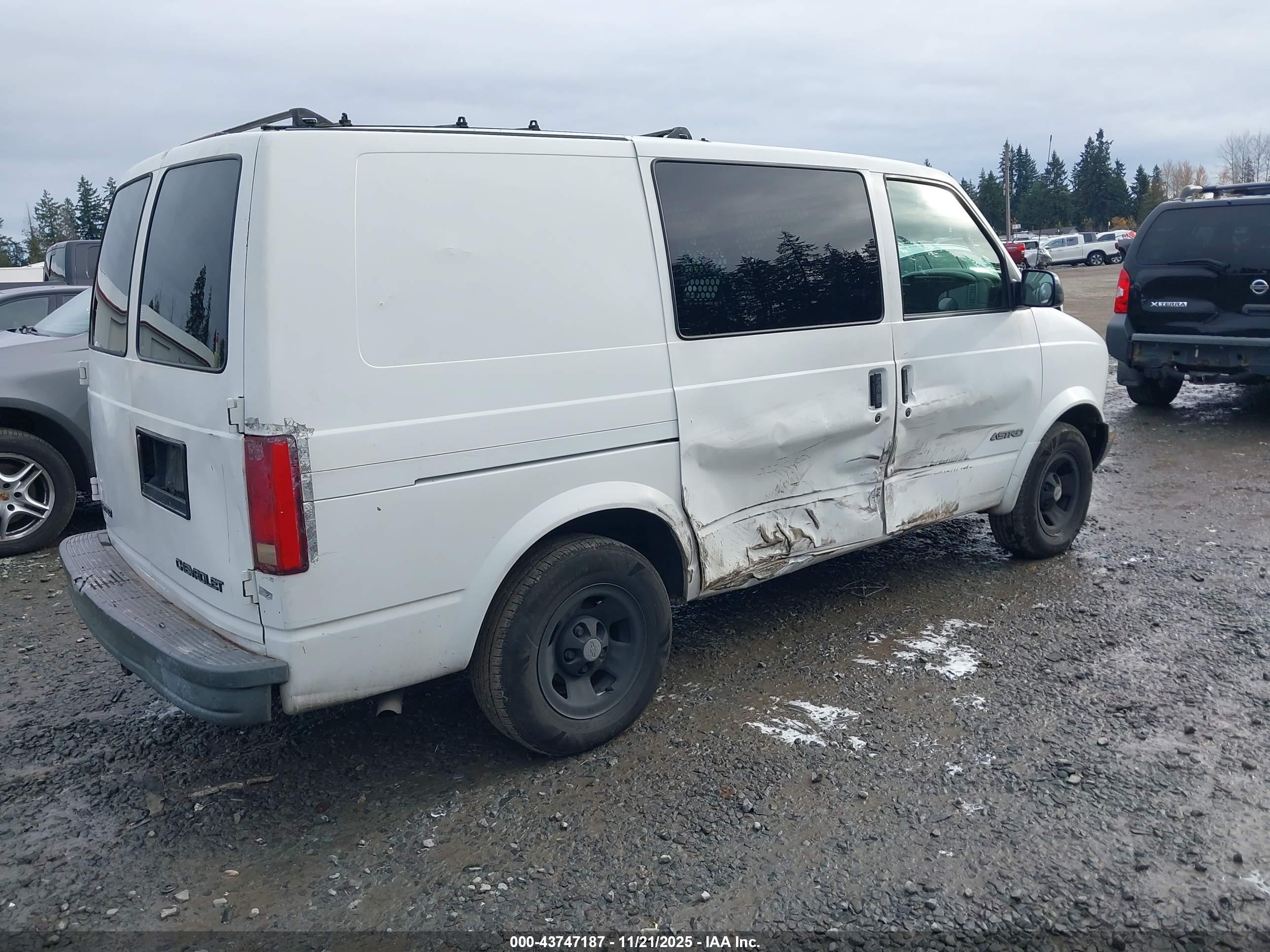 CHEVROLET ASTRO image 4