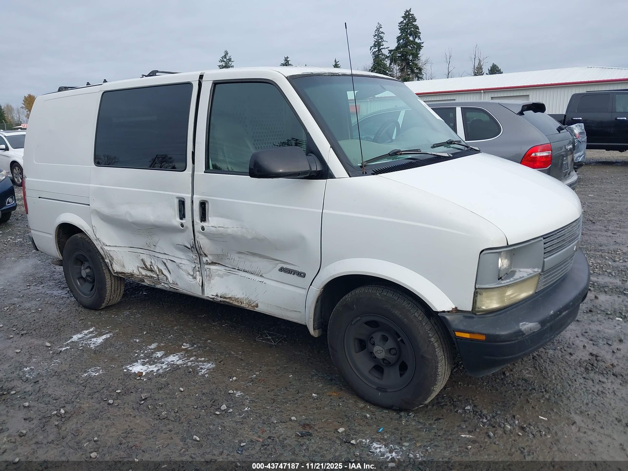 CHEVROLET ASTRO image 6