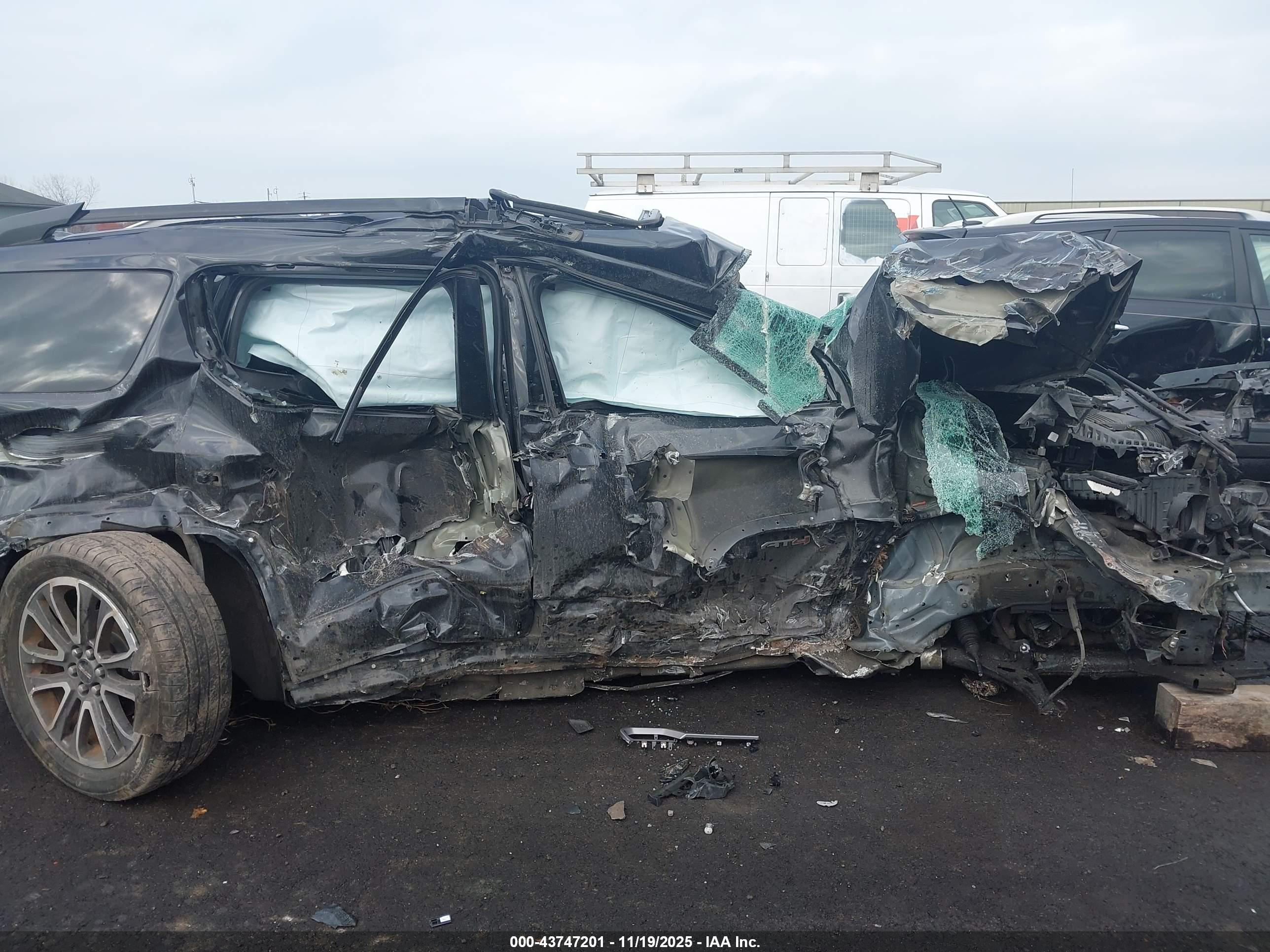 GMC ACADIA image 6