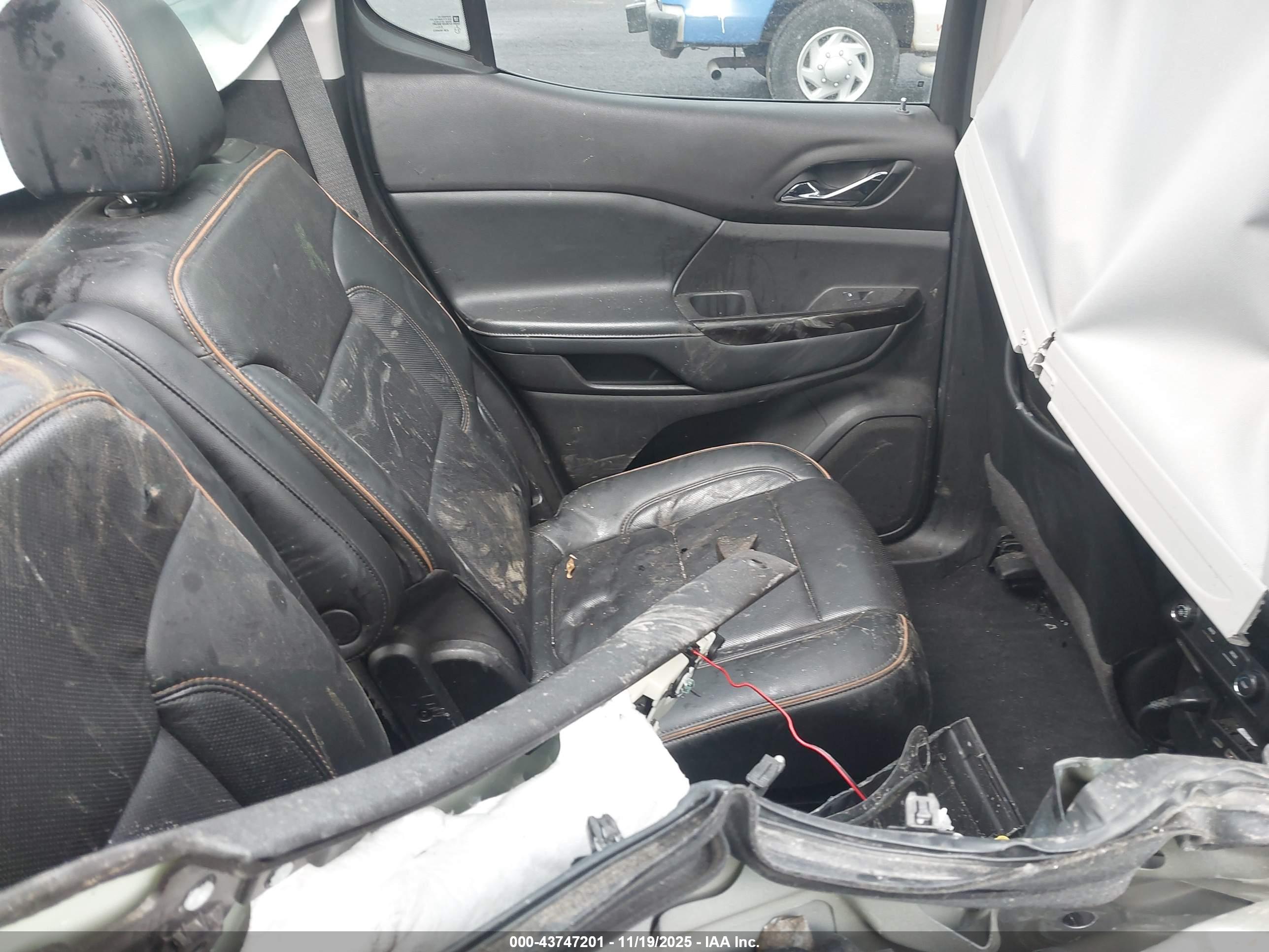 GMC ACADIA image 8