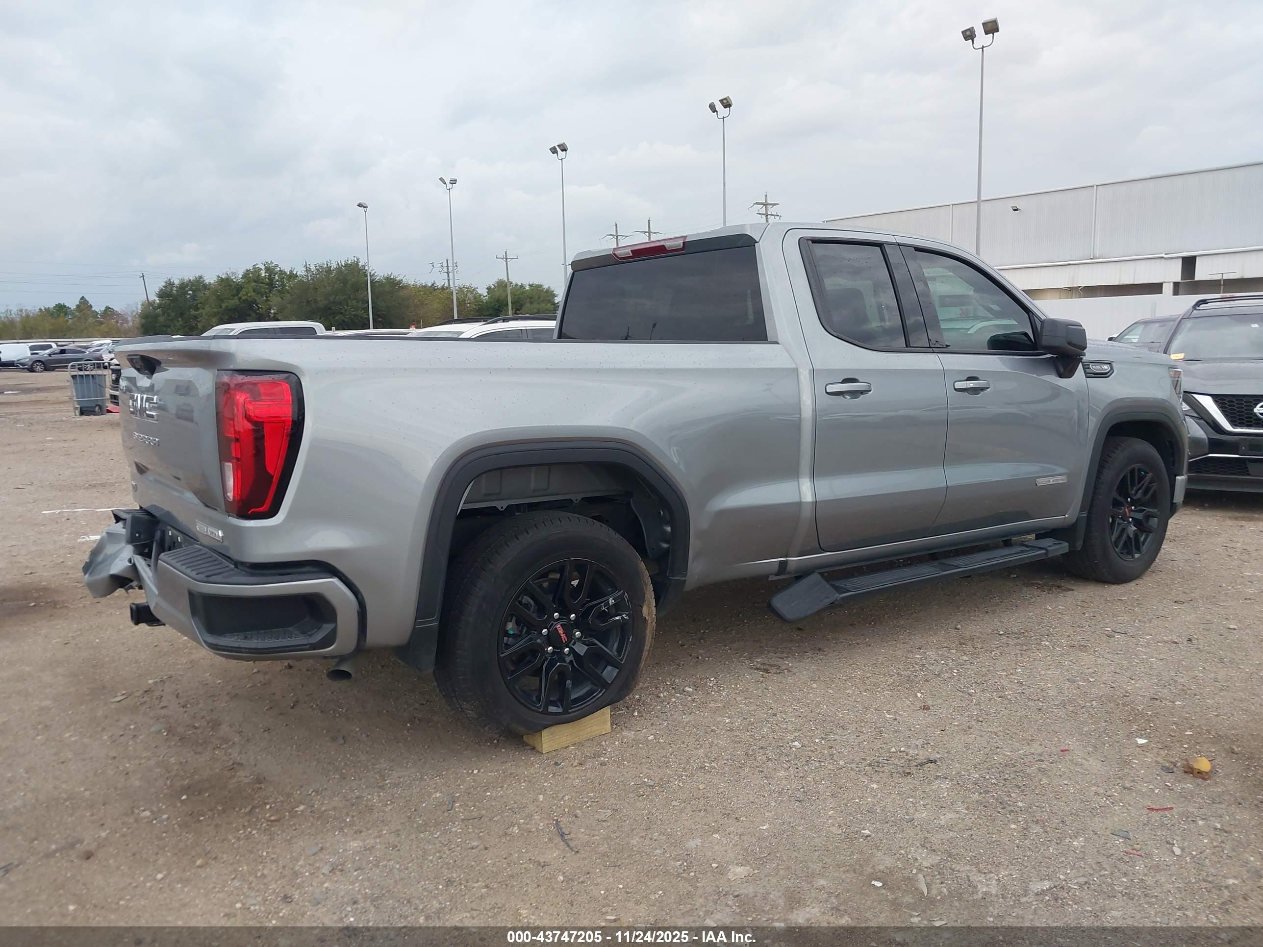 GMC SIERRA image 4