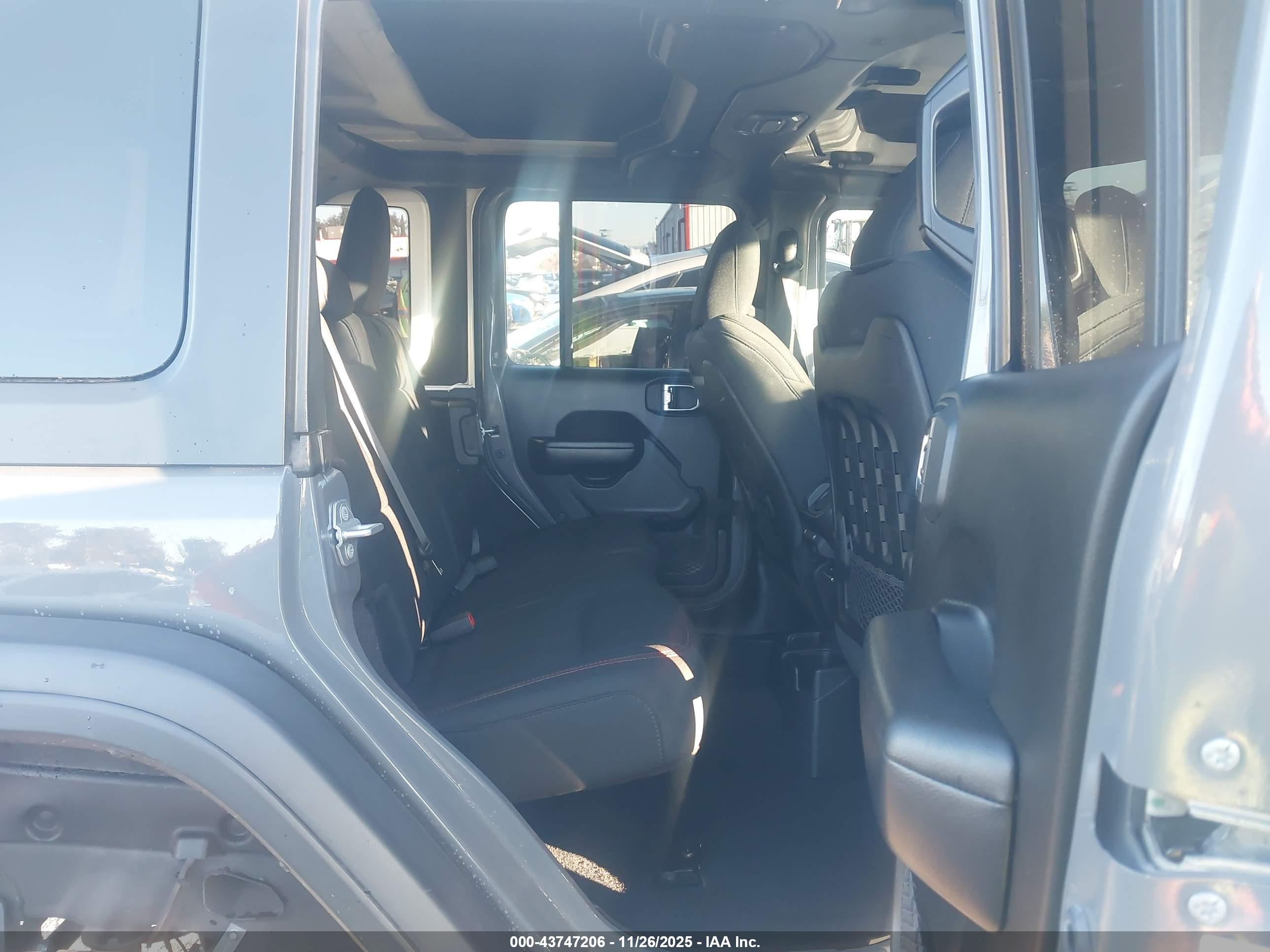 JEEP WRANGLER image 8