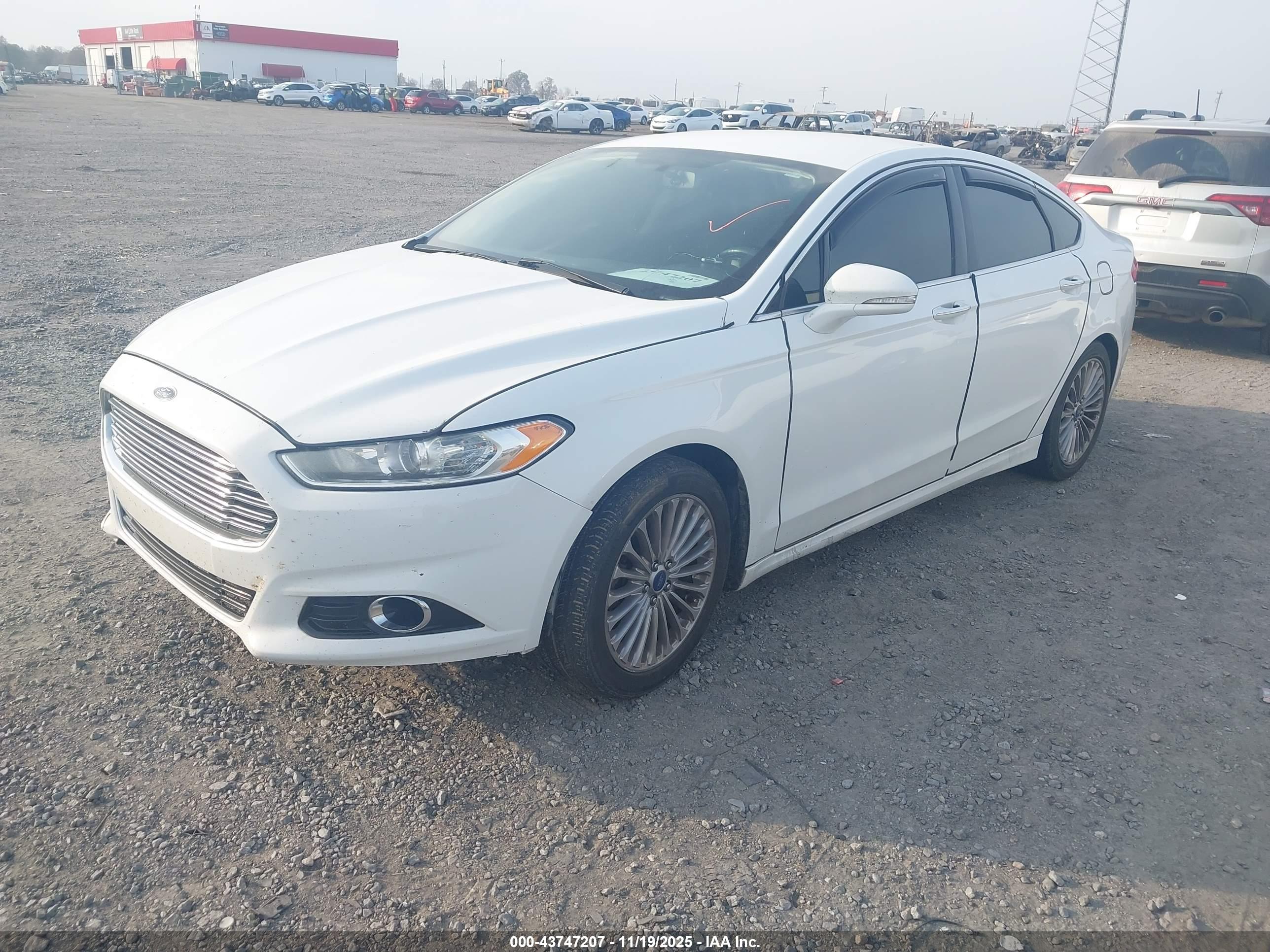 FORD FUSION image 2