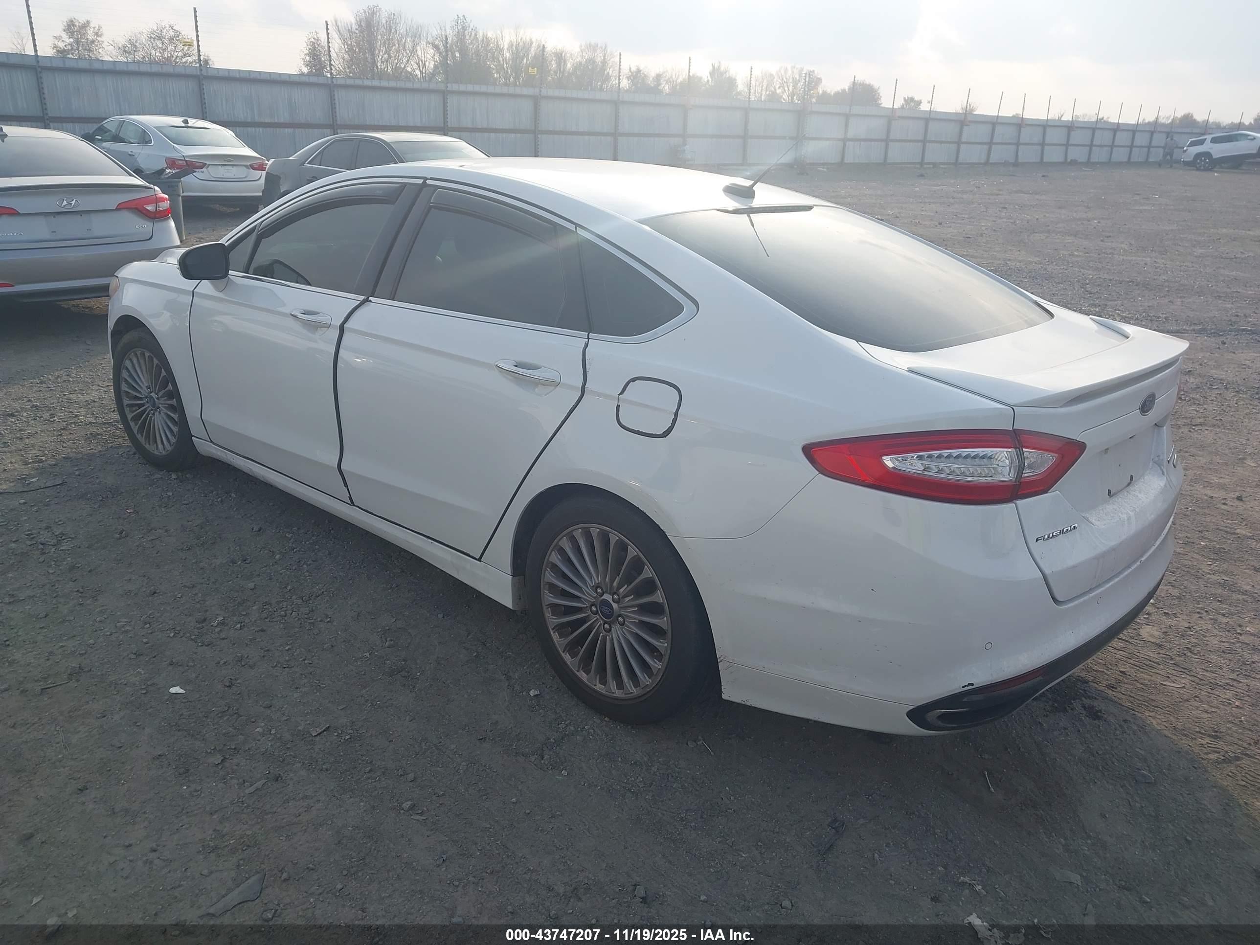 FORD FUSION image 3