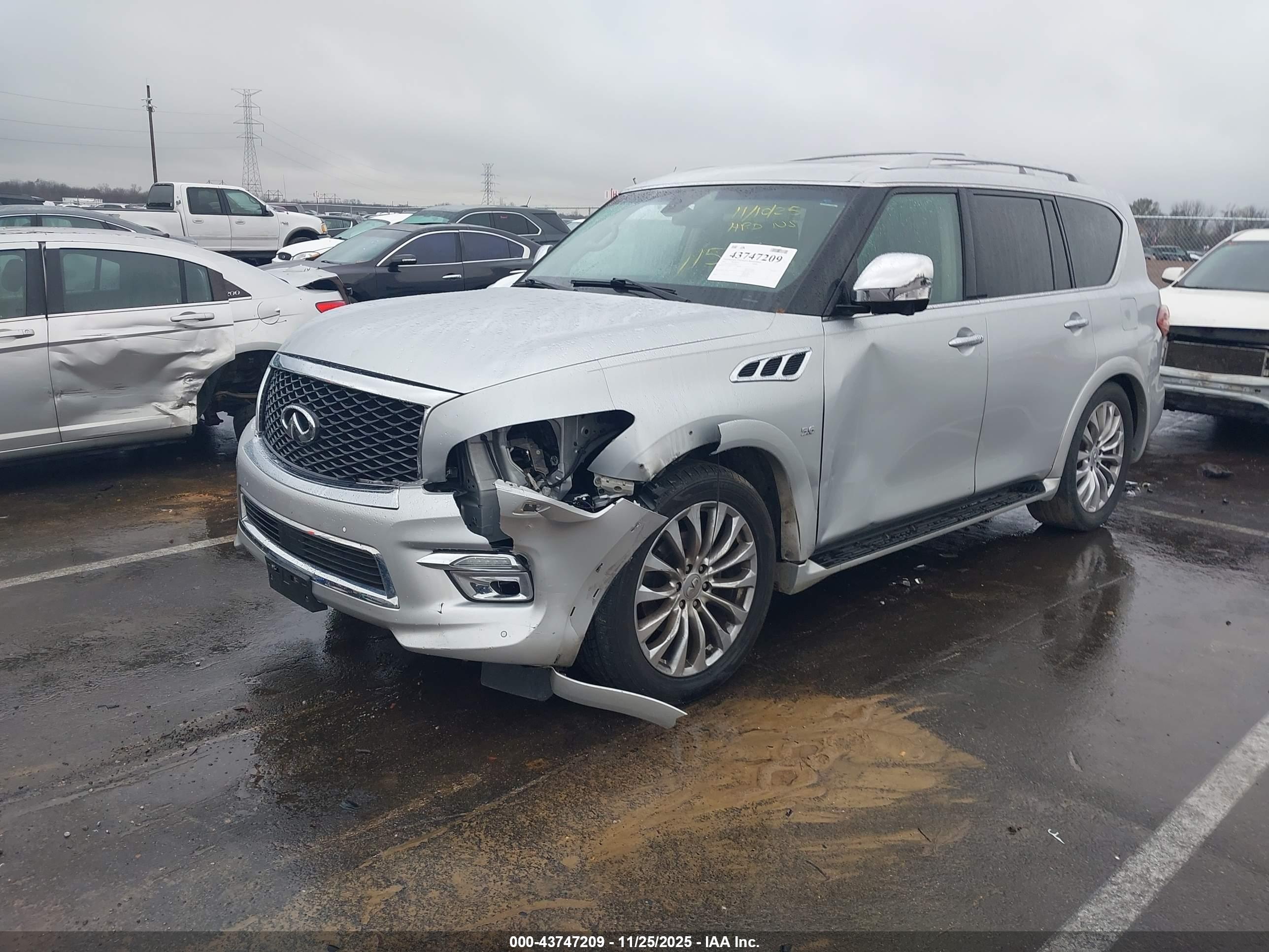 INFINITI QX80 image 2