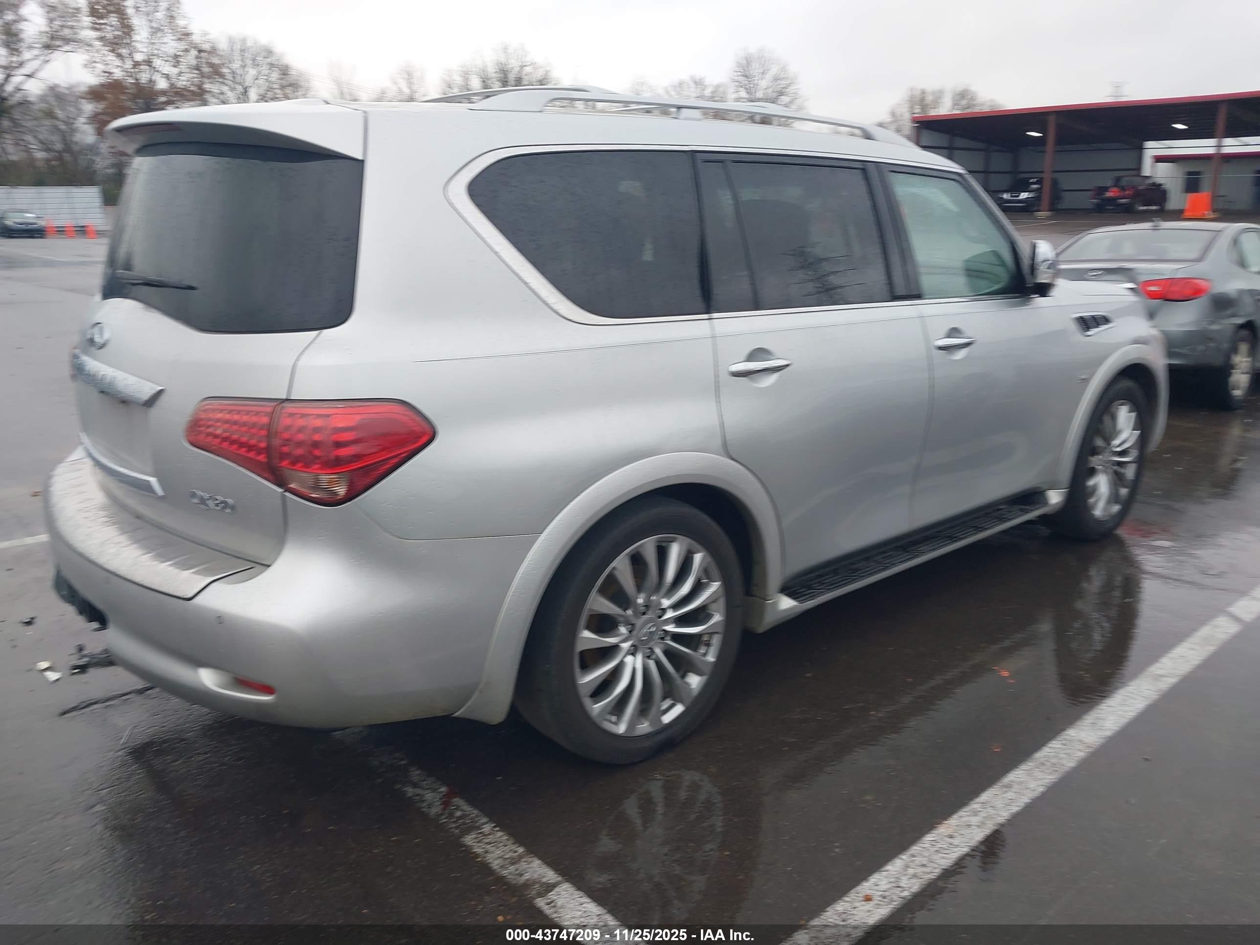 INFINITI QX80 image 4