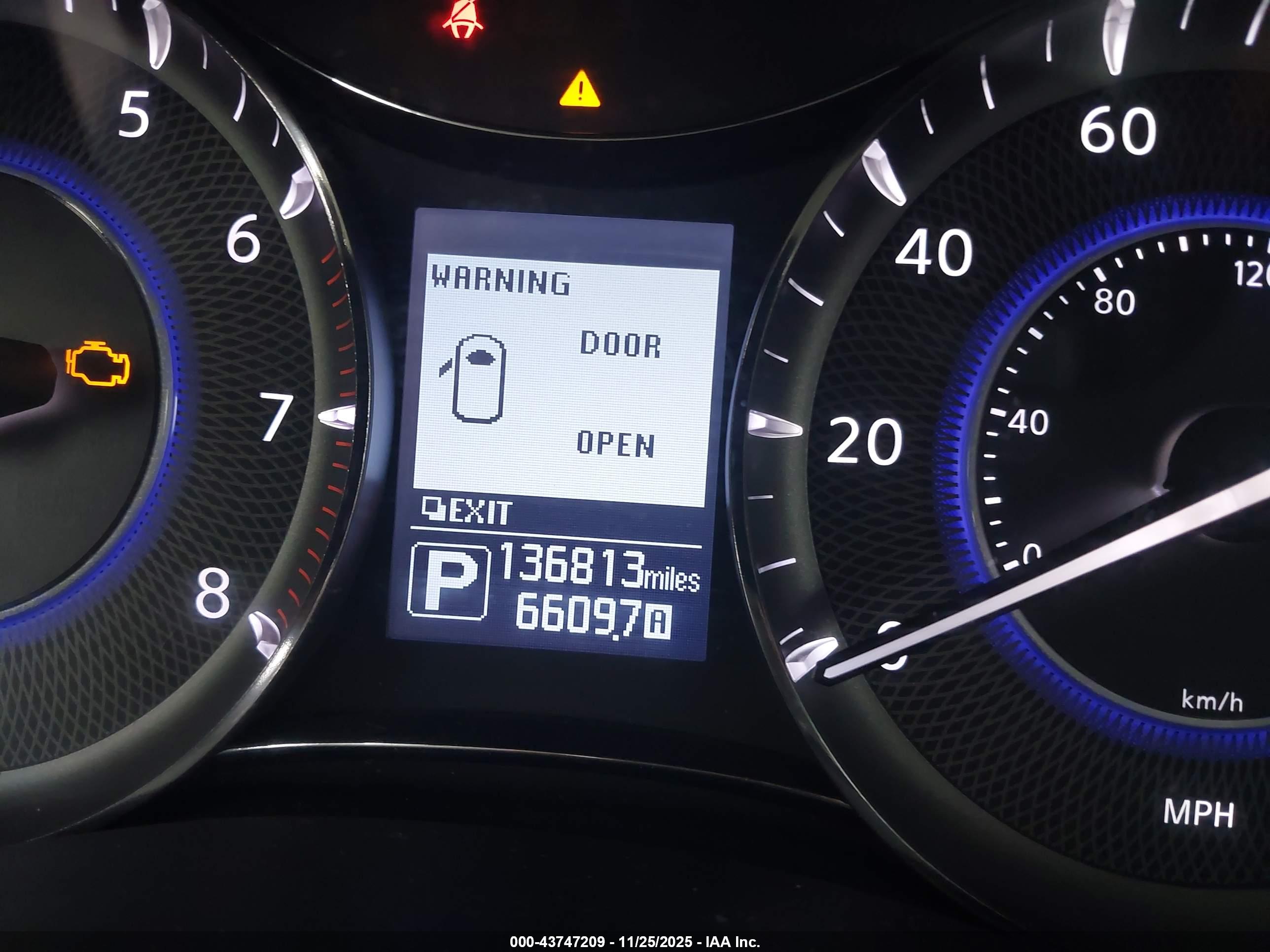 INFINITI QX80 image 7