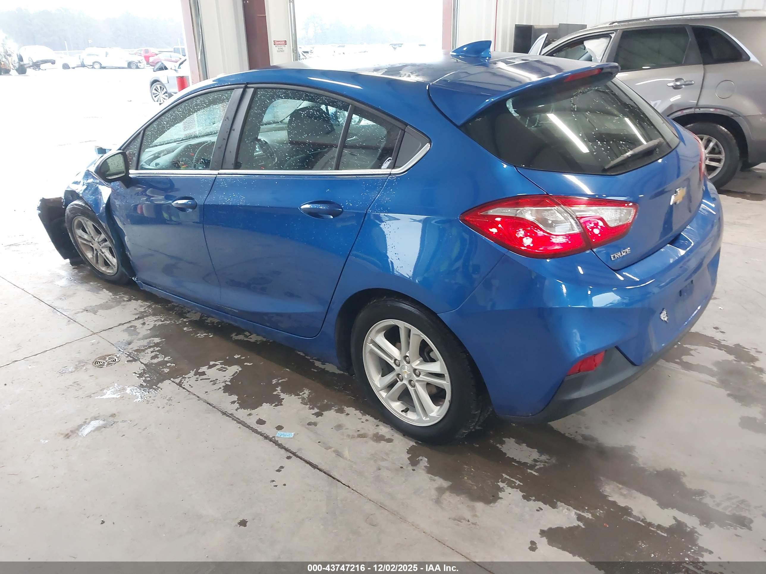 CHEVROLET CRUZE image 3