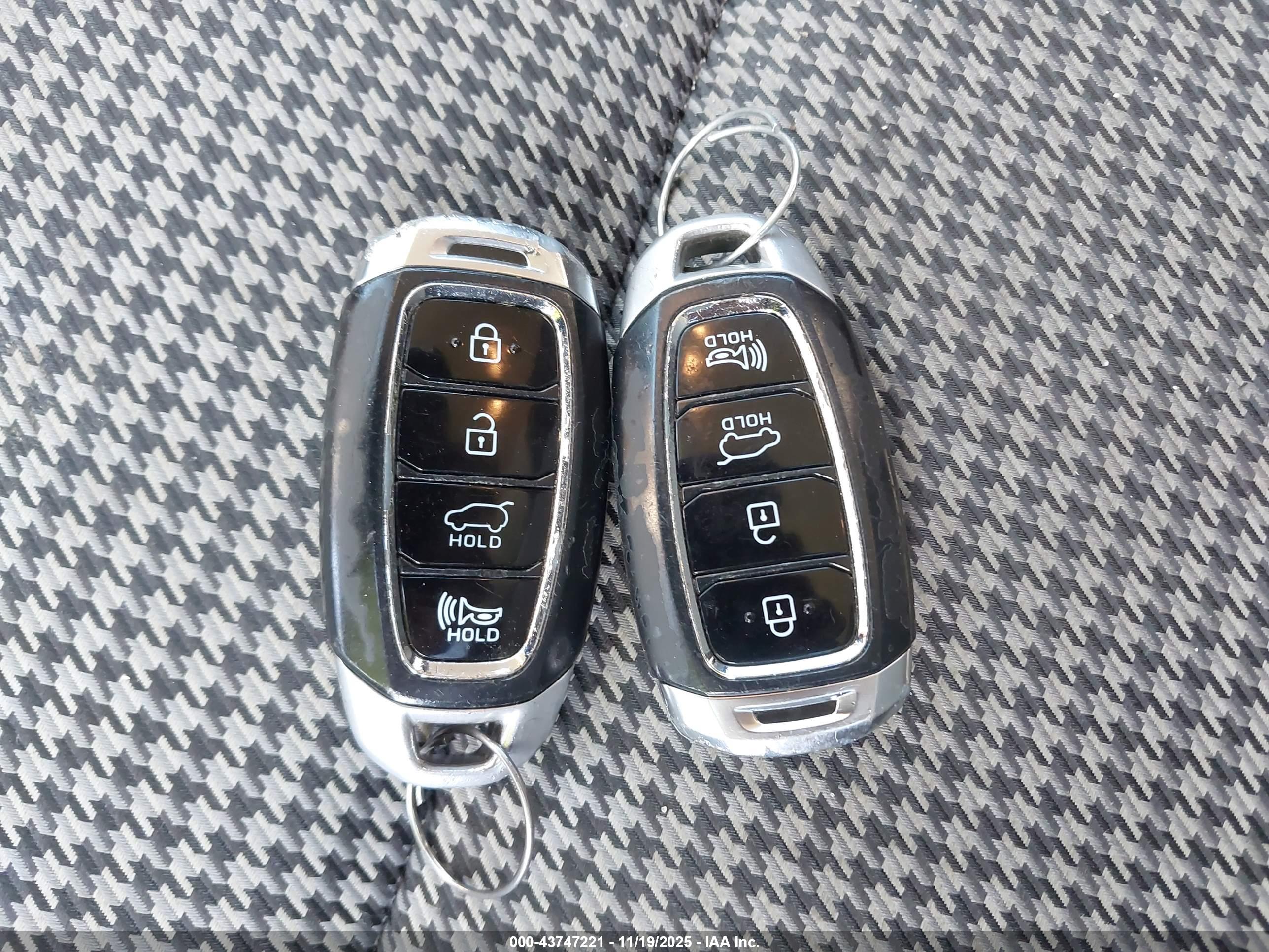 HYUNDAI KONA image 11