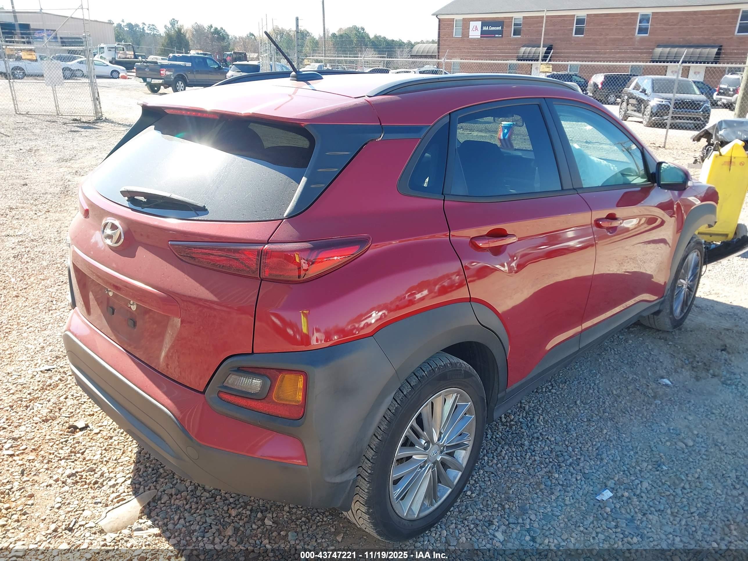 HYUNDAI KONA image 4