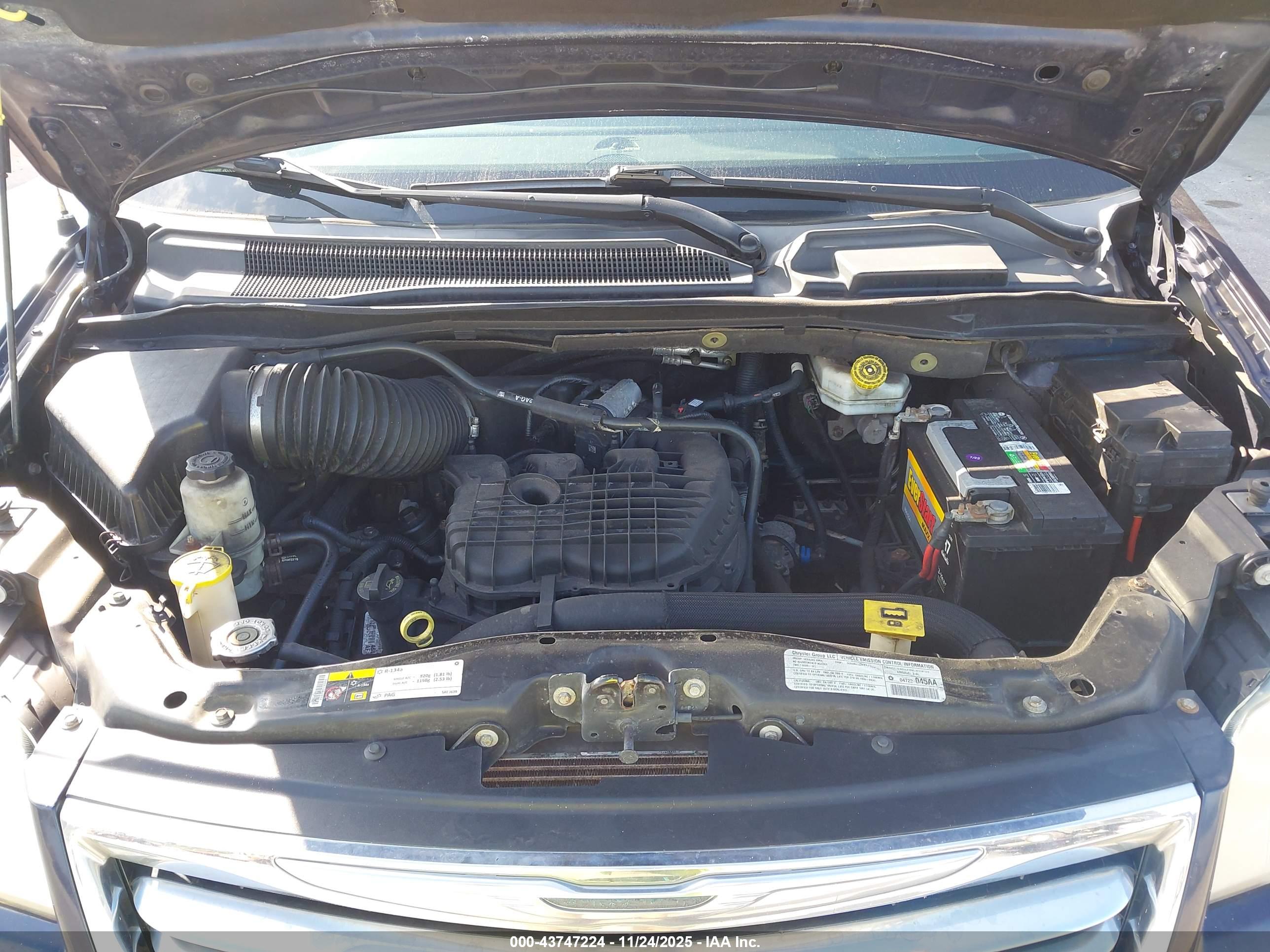 CHRYSLER TOWN image 10