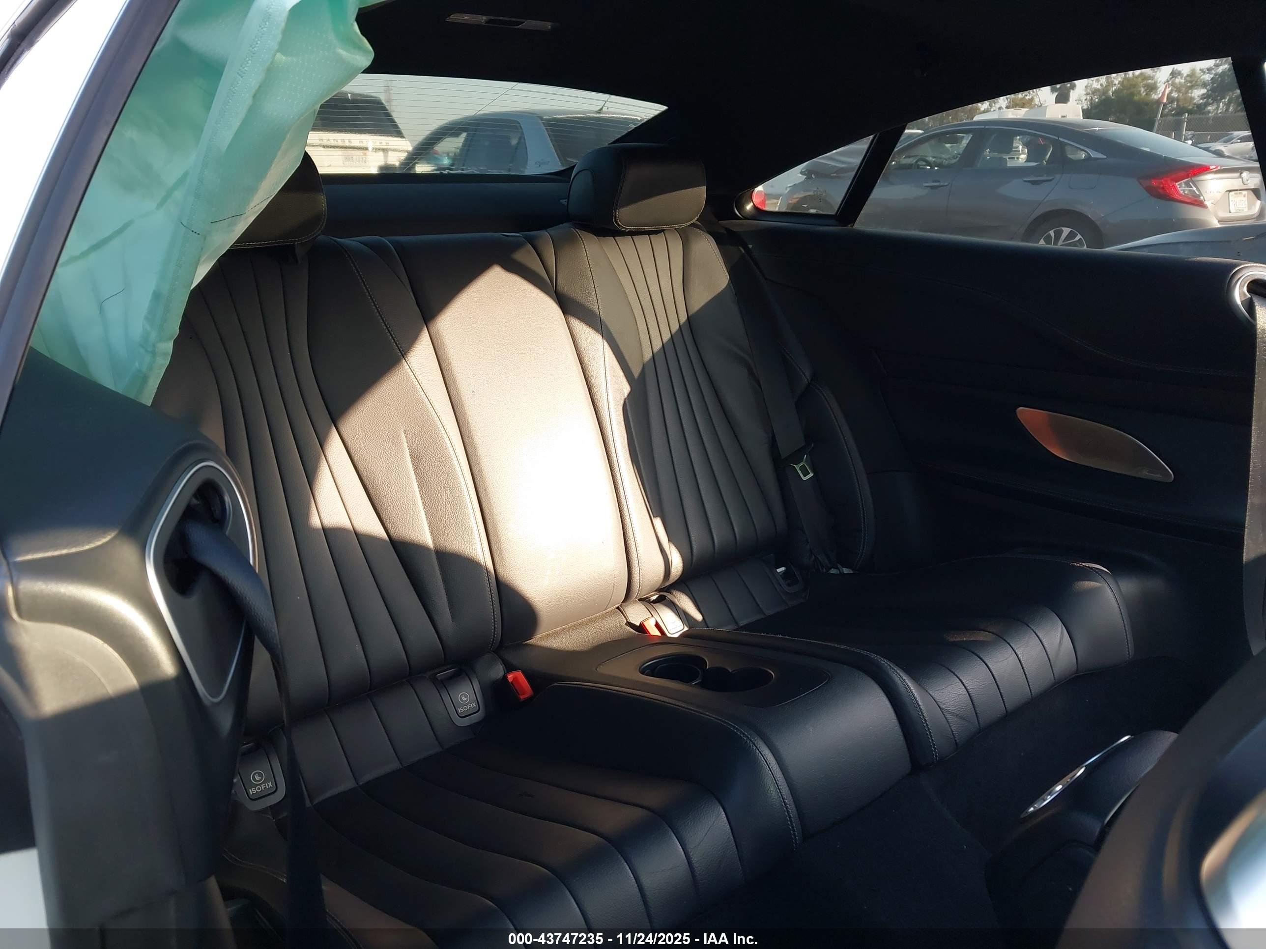 MERCEDES-BENZ E image 8