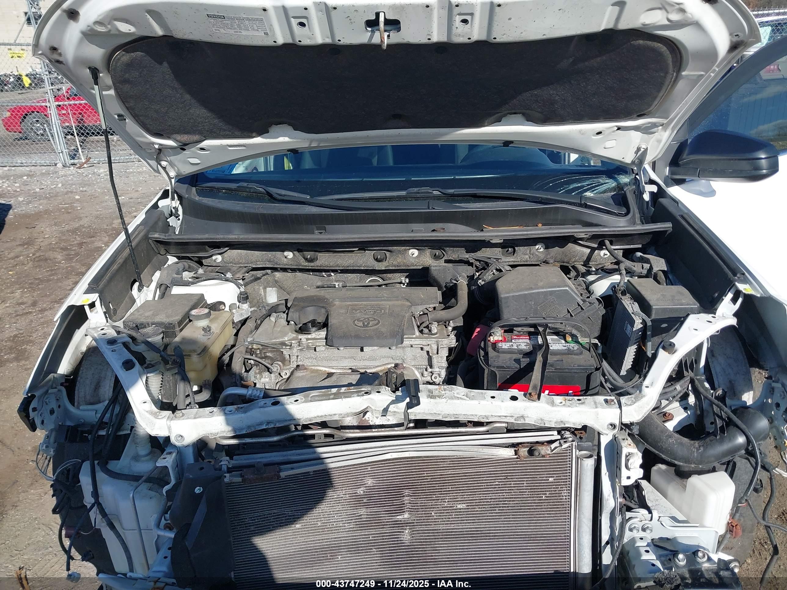 TOYOTA RAV4 image 10