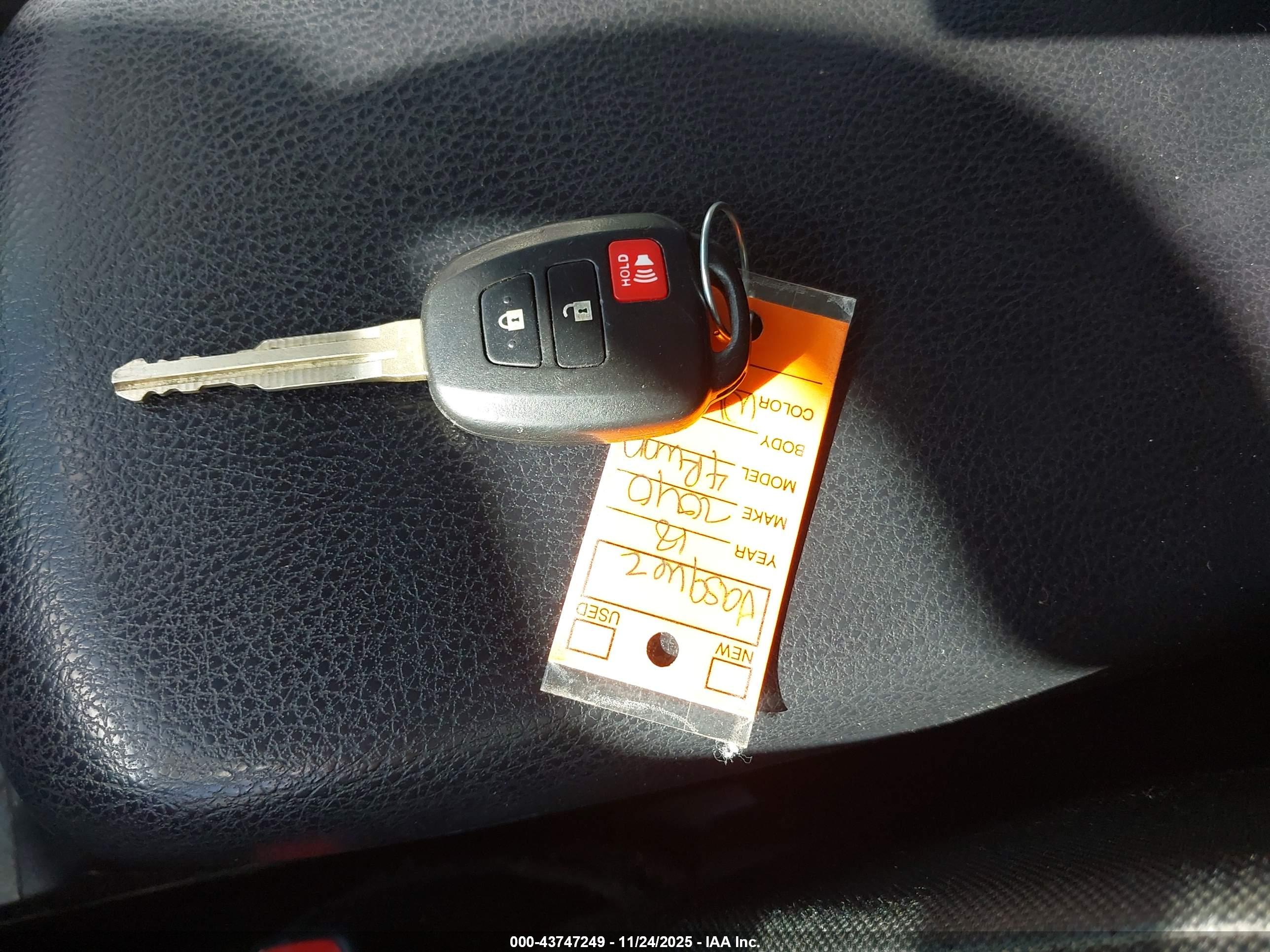 TOYOTA RAV4 image 11