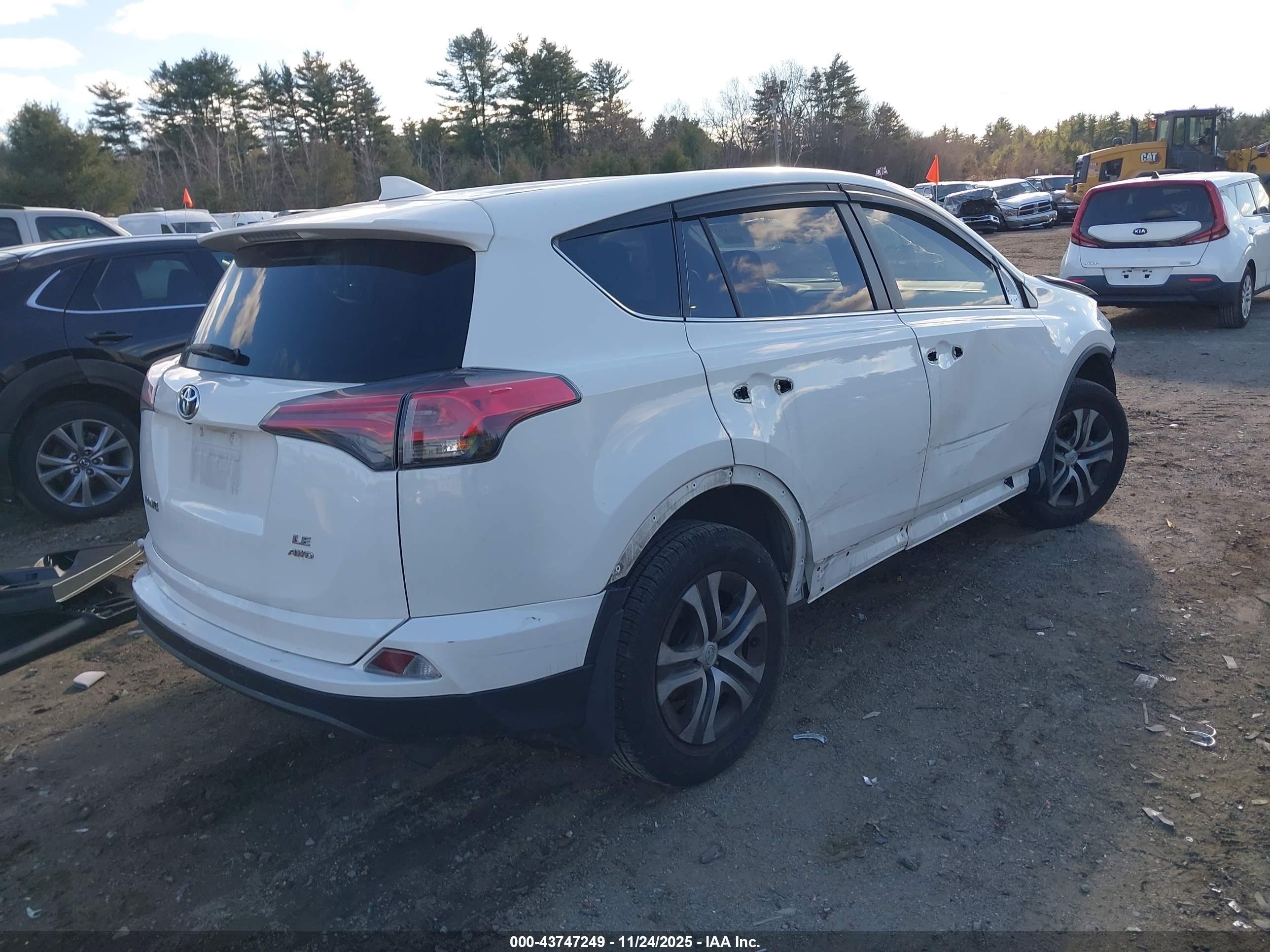 TOYOTA RAV4 image 4