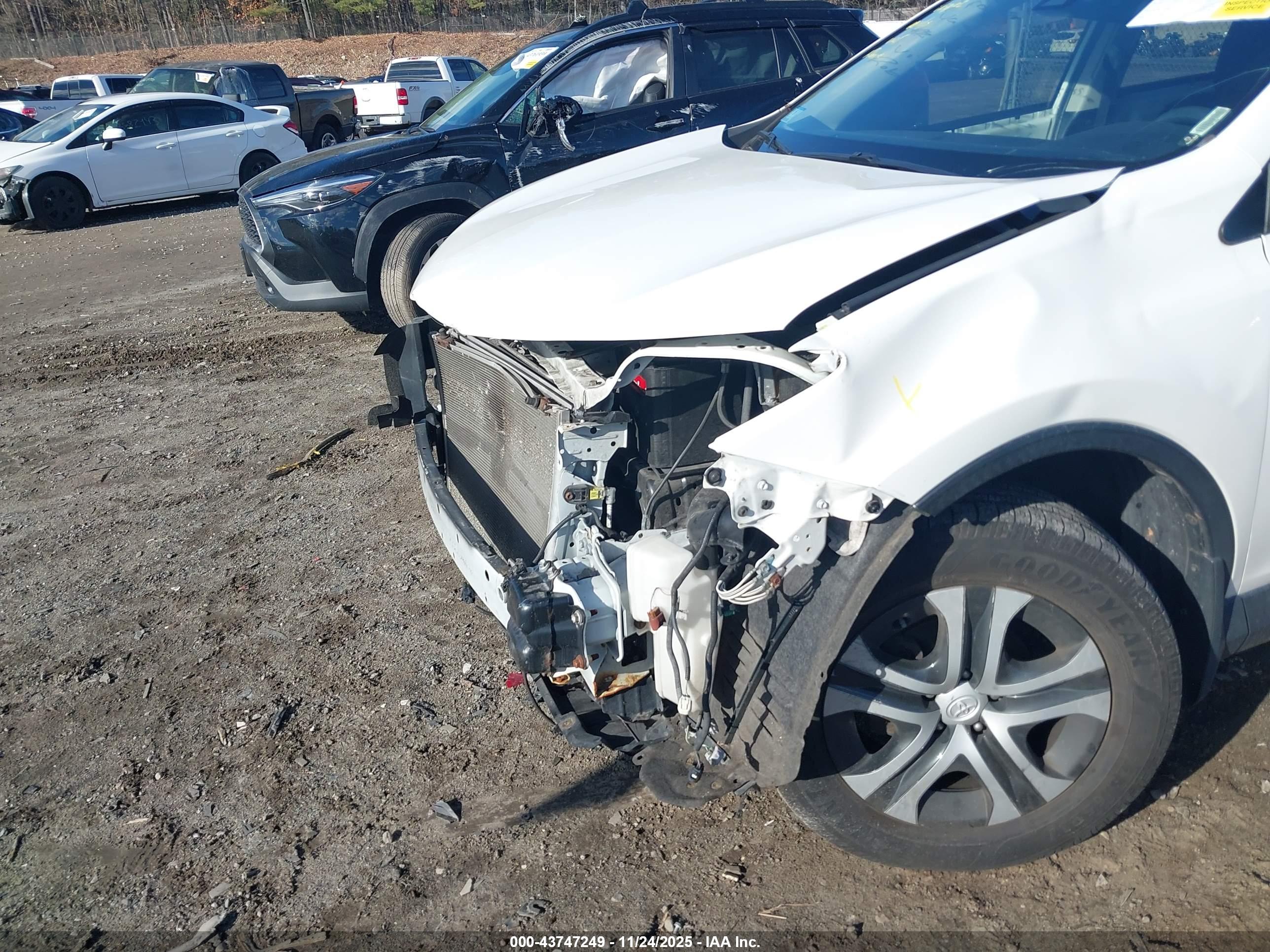 TOYOTA RAV4 image 6