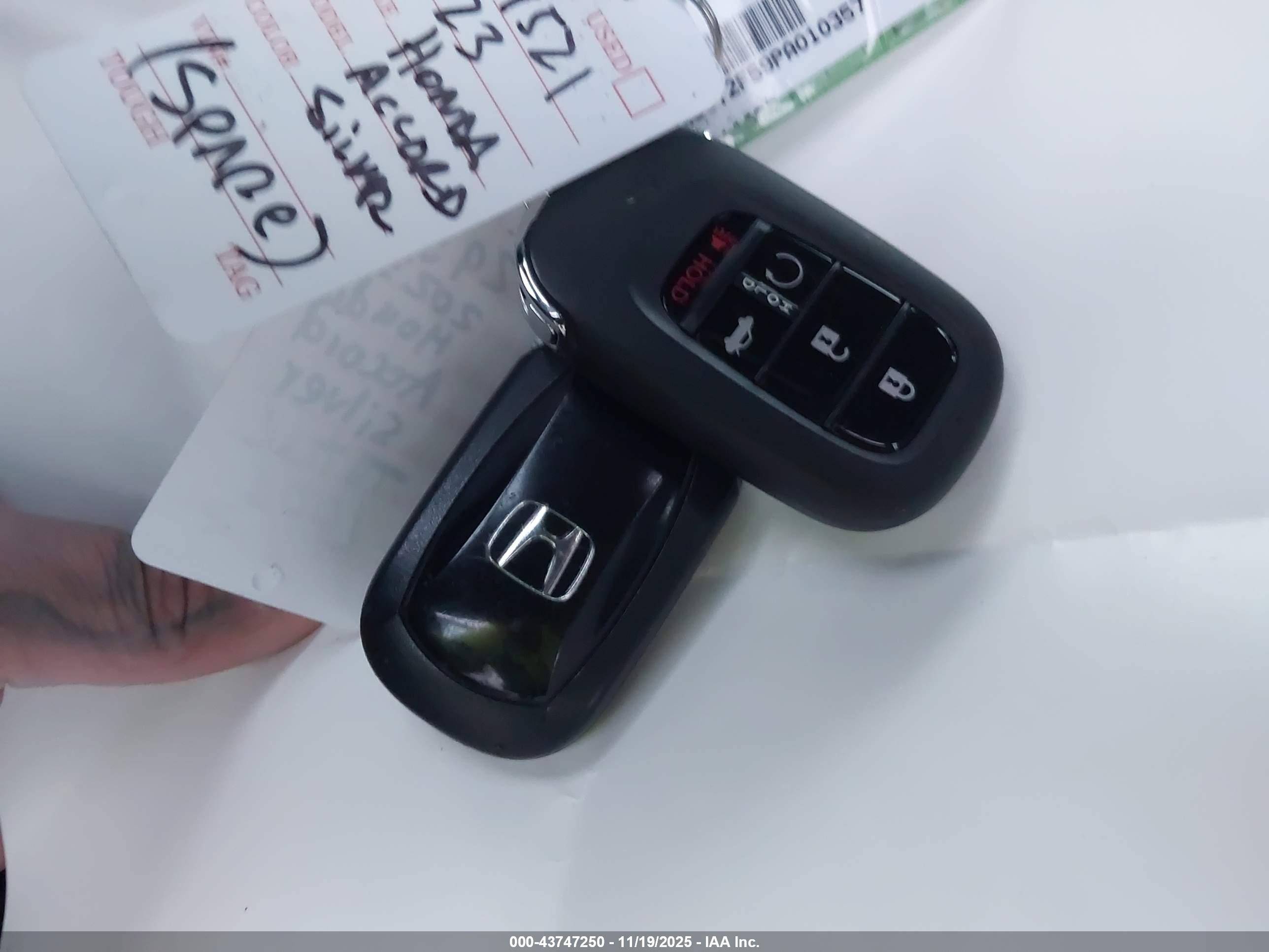 HONDA ACCORD image 11