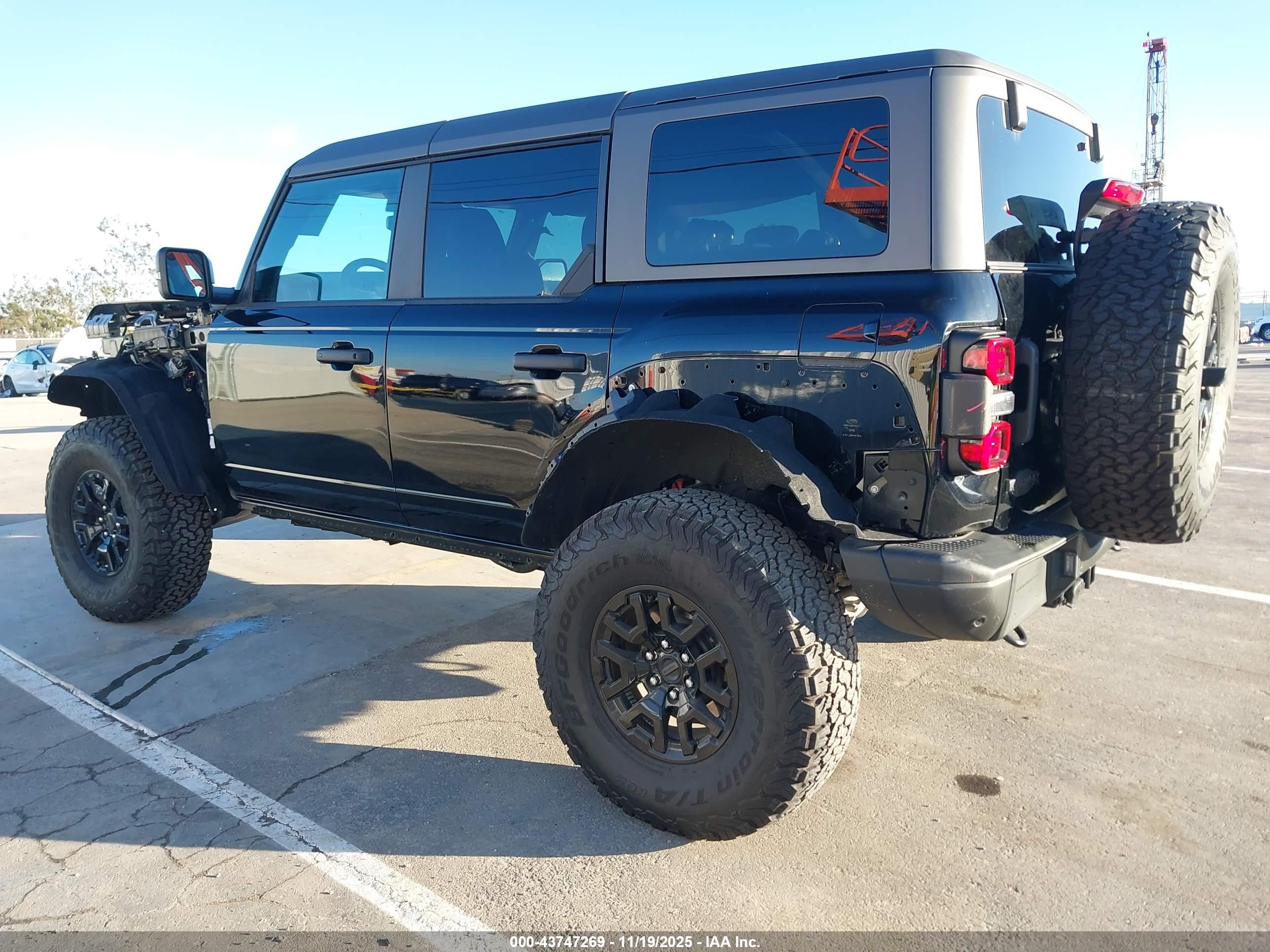 FORD BRONCO image 3