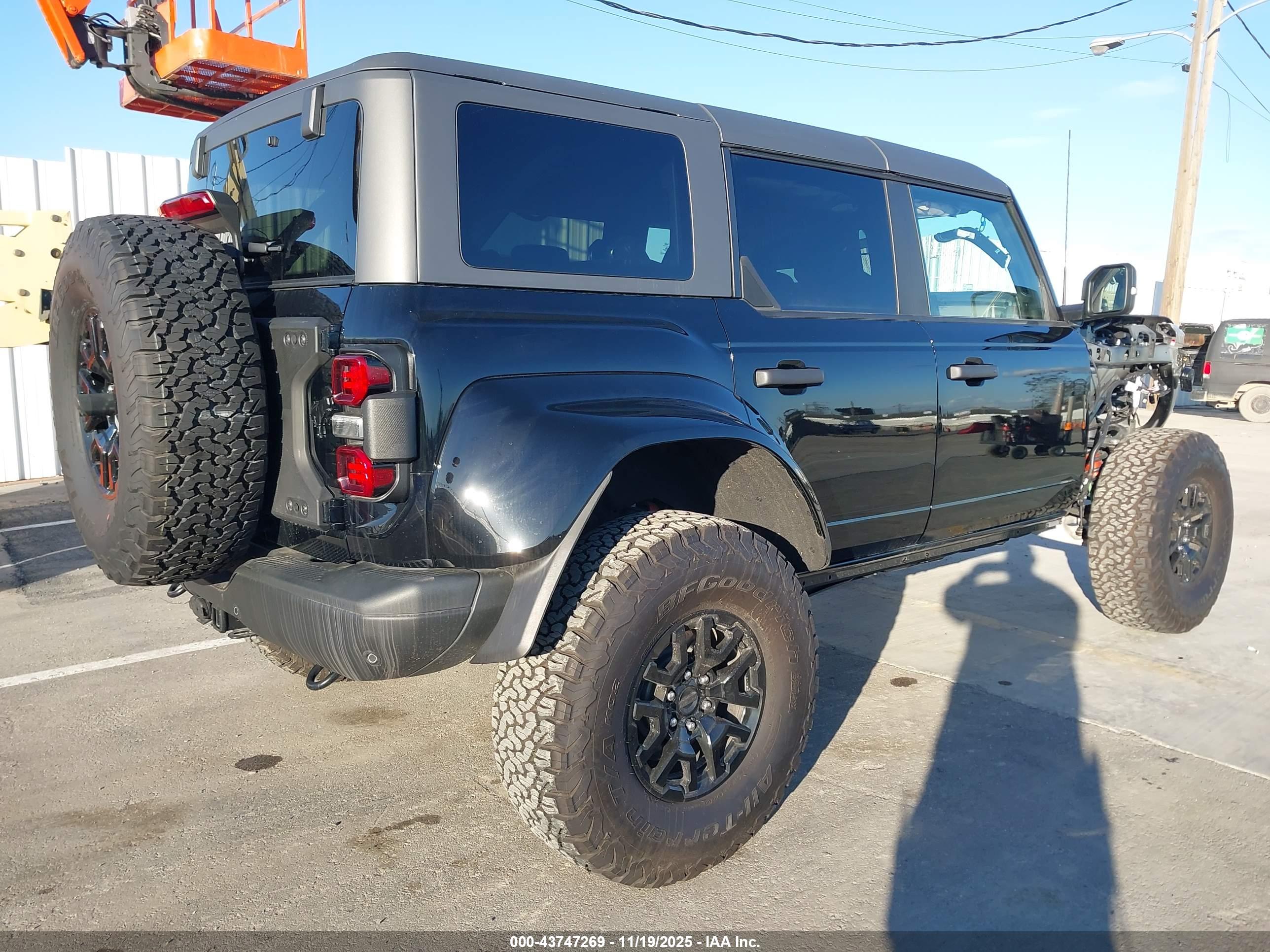 FORD BRONCO image 4