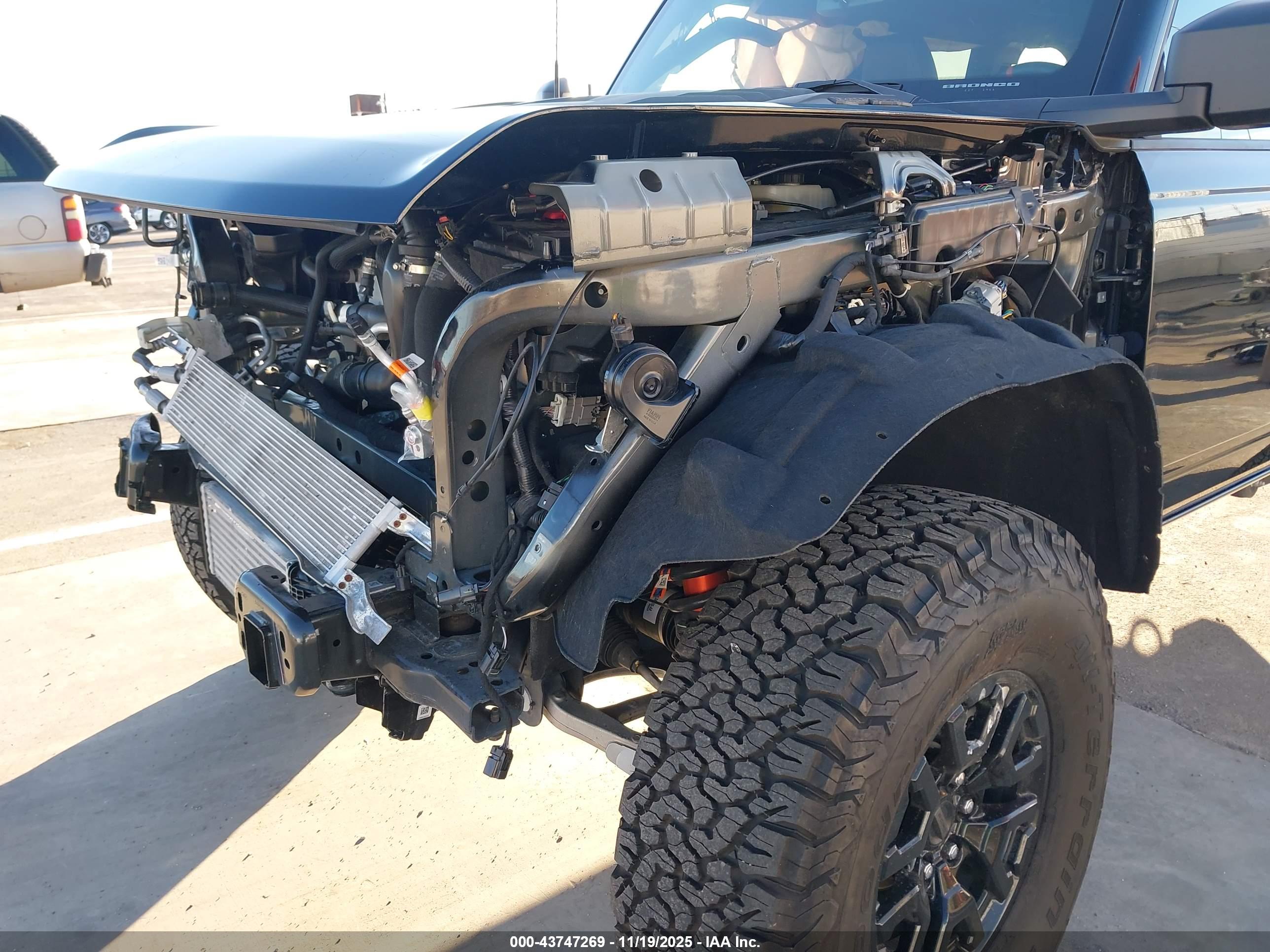 FORD BRONCO image 6