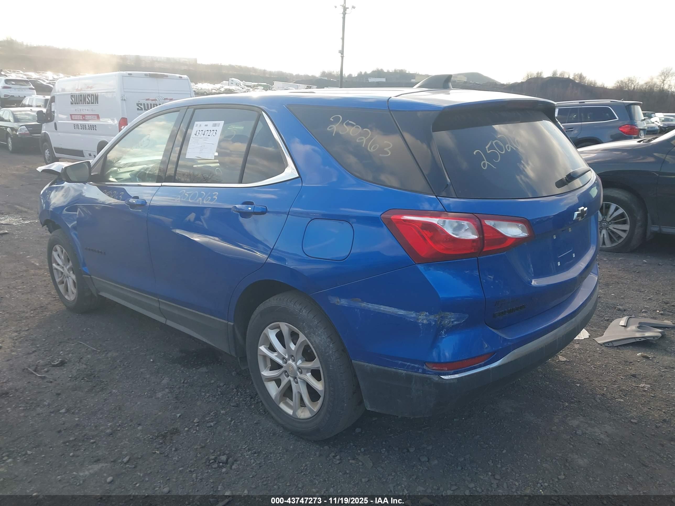 CHEVROLET EQUINOX image 3