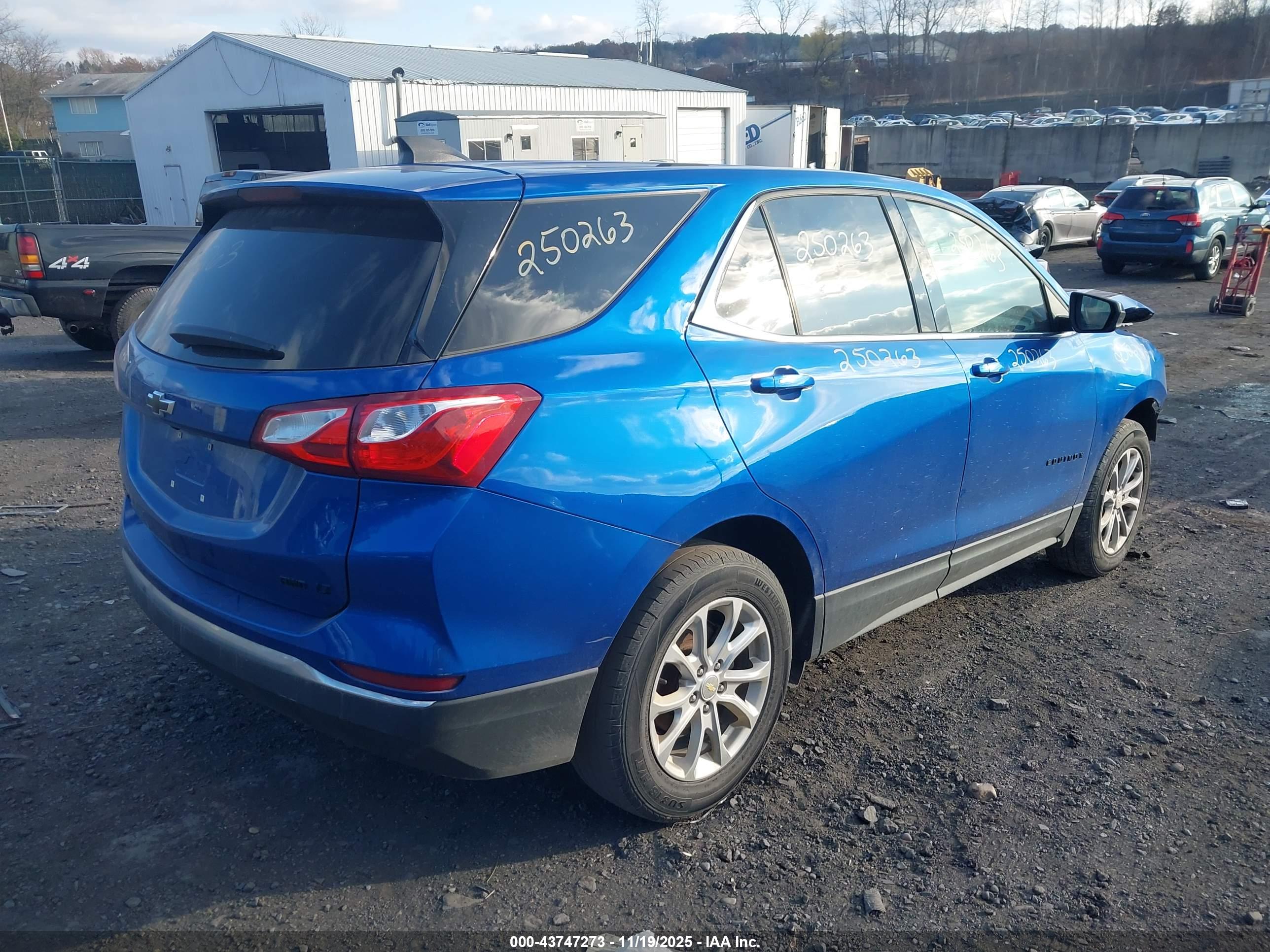 CHEVROLET EQUINOX image 4