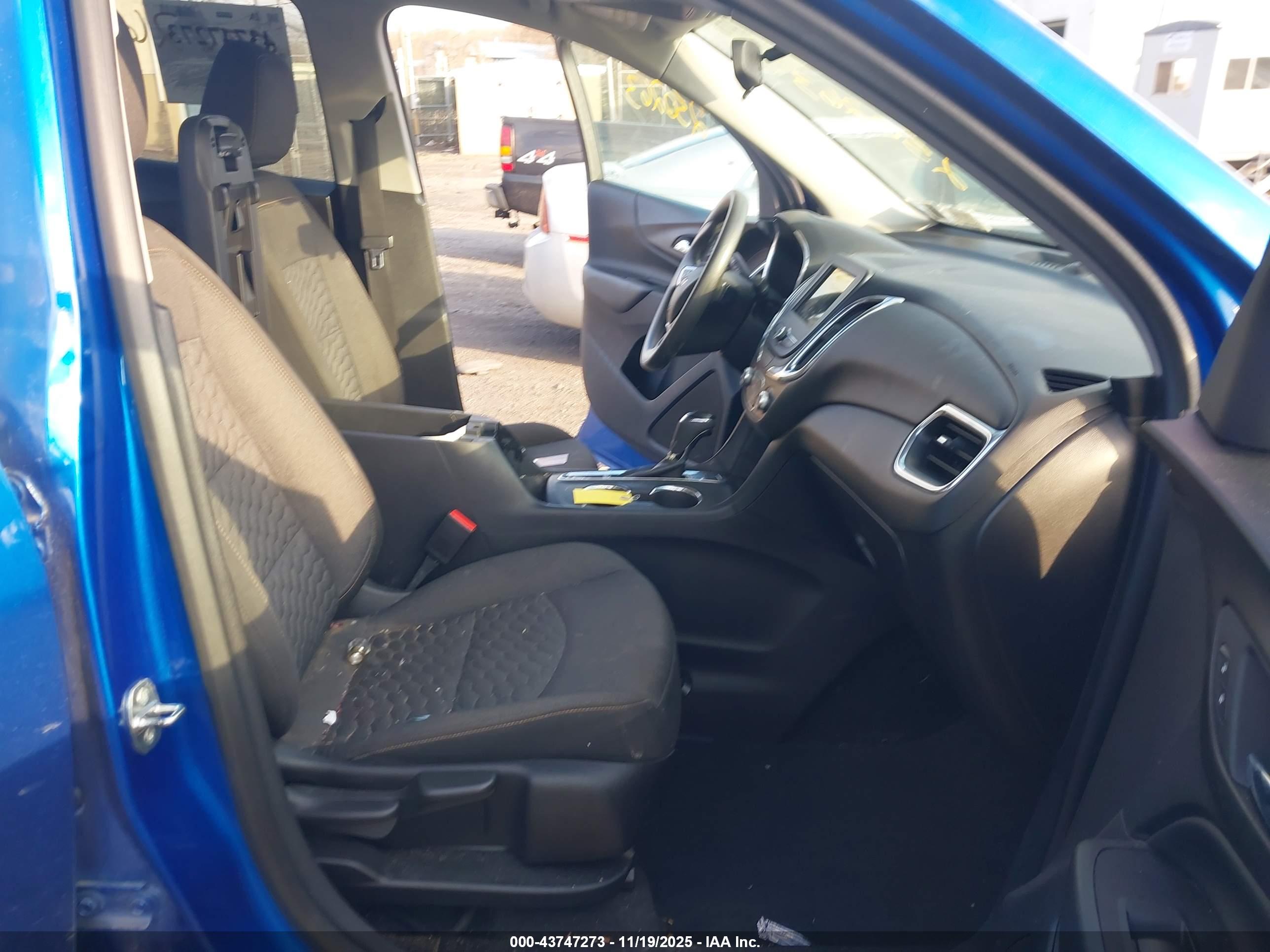 CHEVROLET EQUINOX image 5