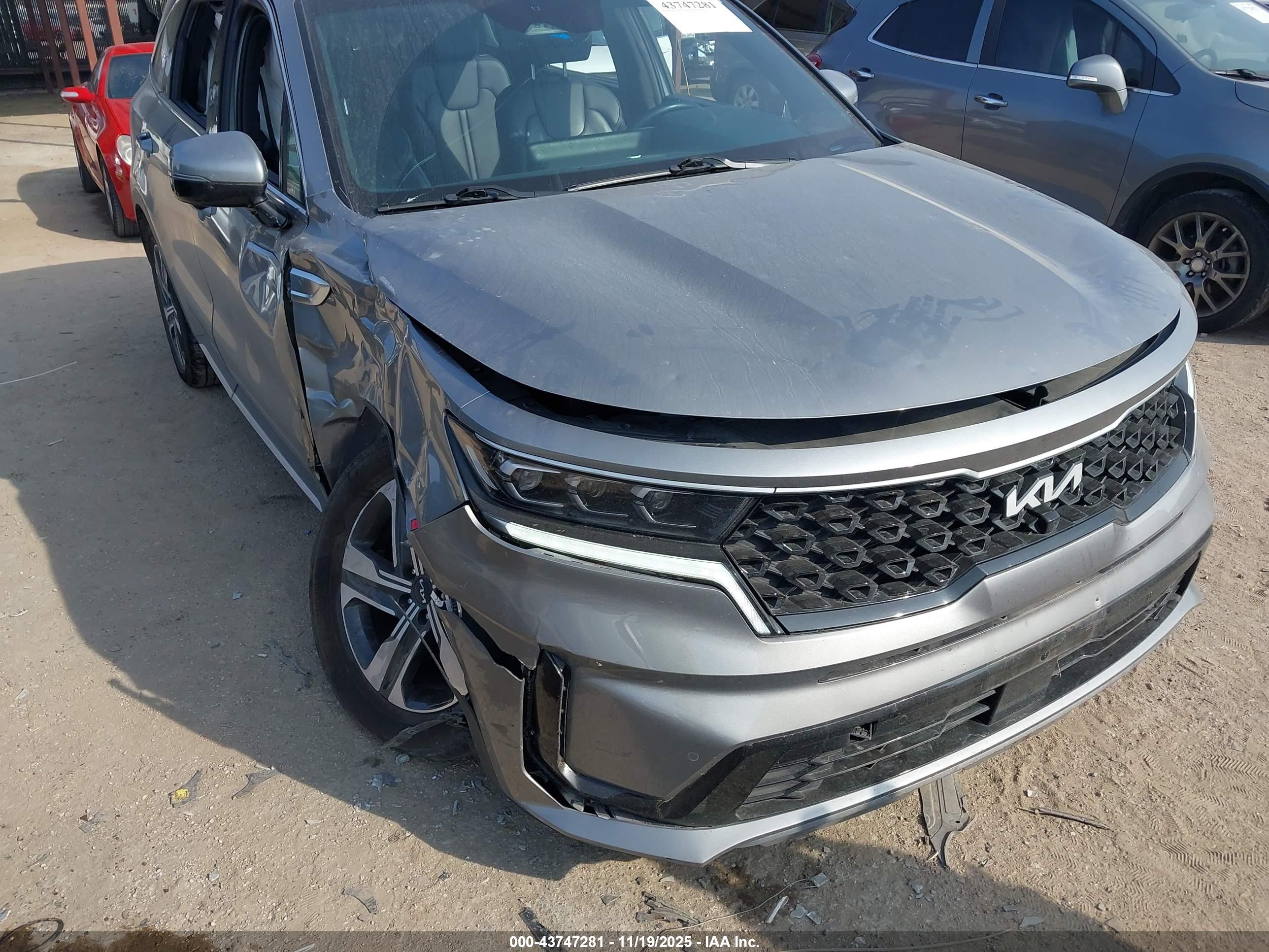 KIA SORENTO image 6